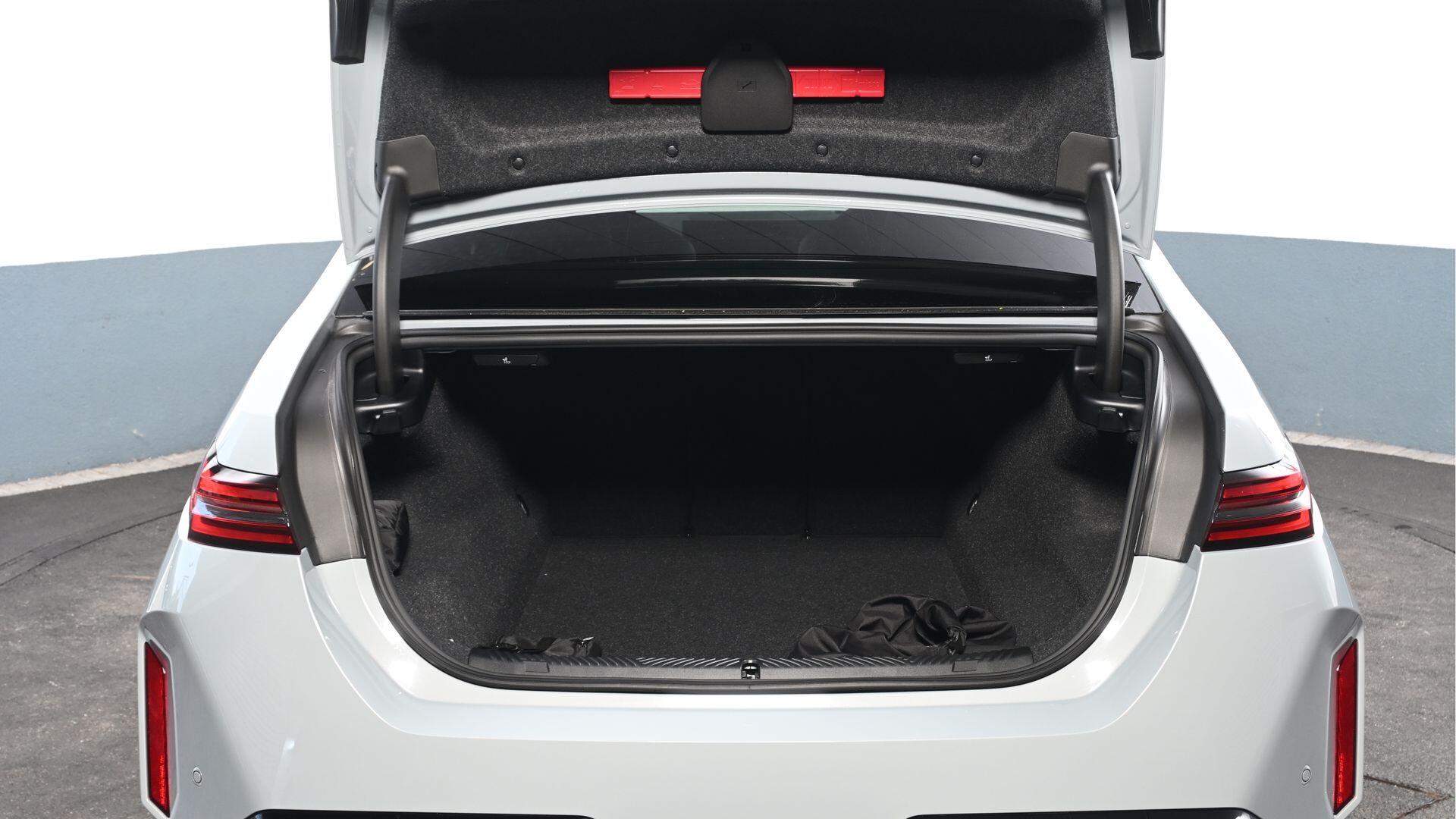 BMW M5 view 13