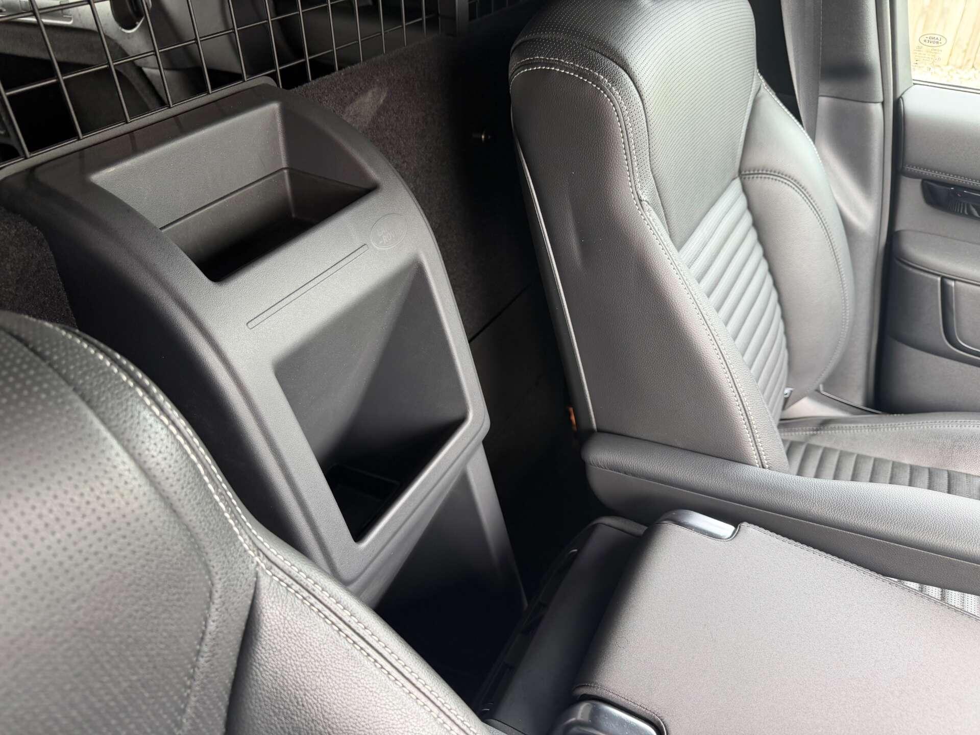 Land Rover Discovery view 26