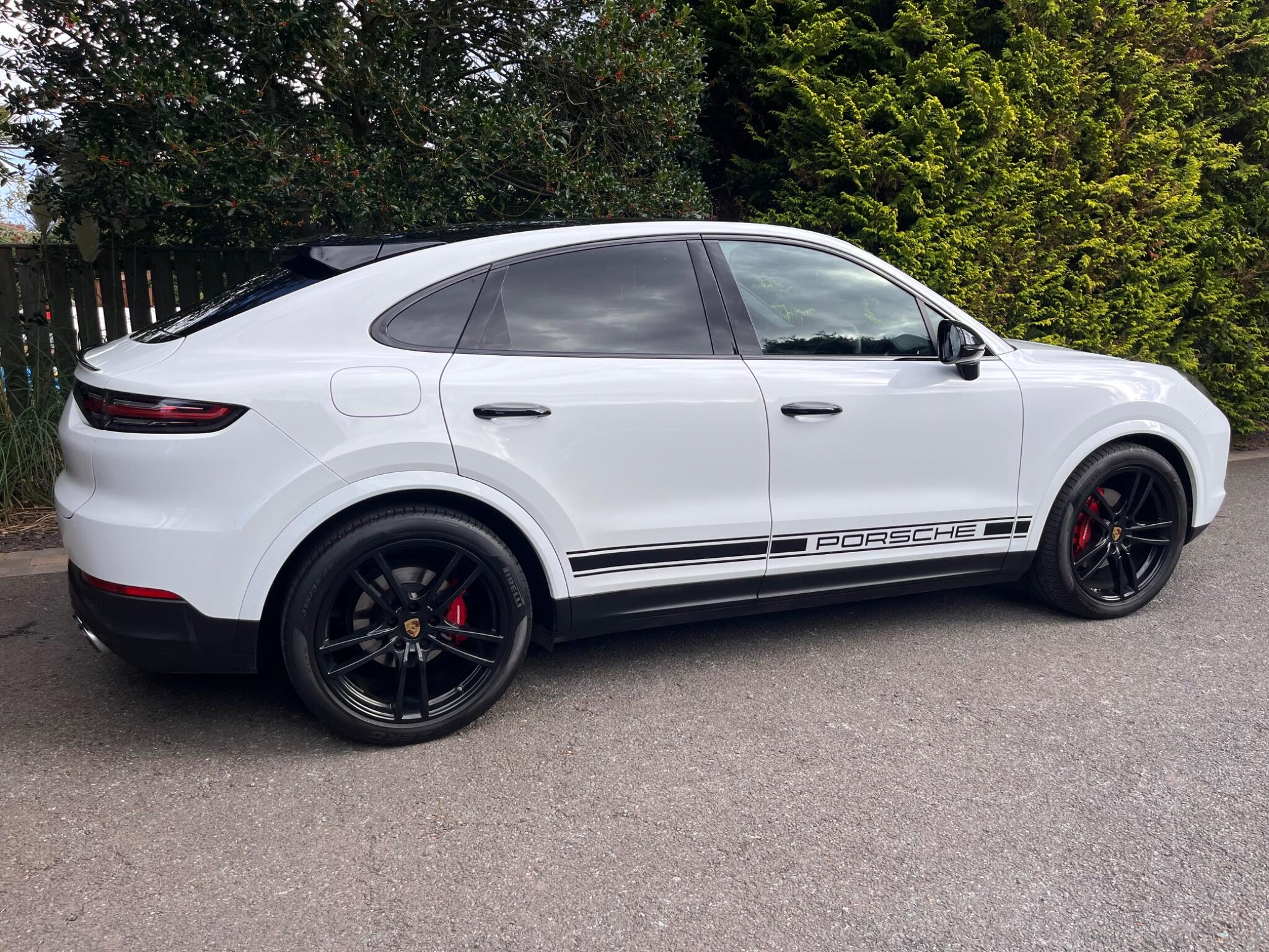 Porsche Cayenne view 14