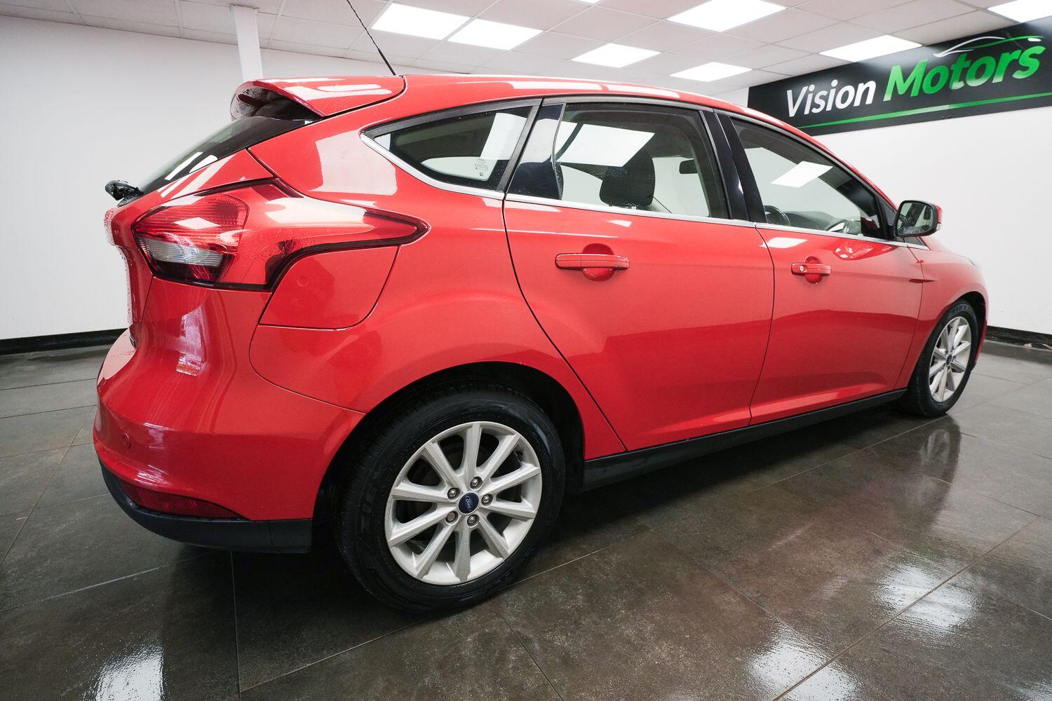 Ford Focus view 4