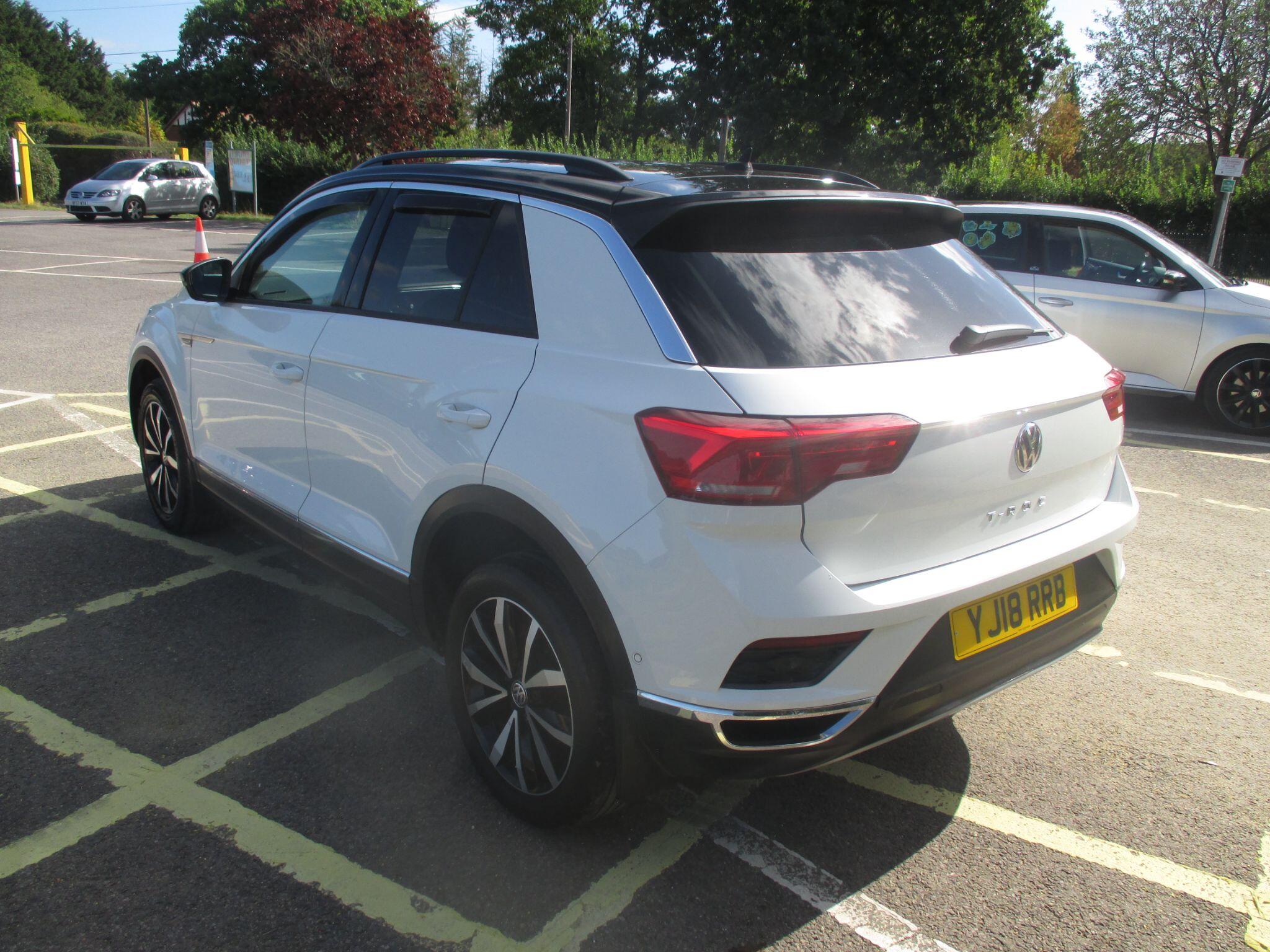 Volkswagen T-Roc view 18