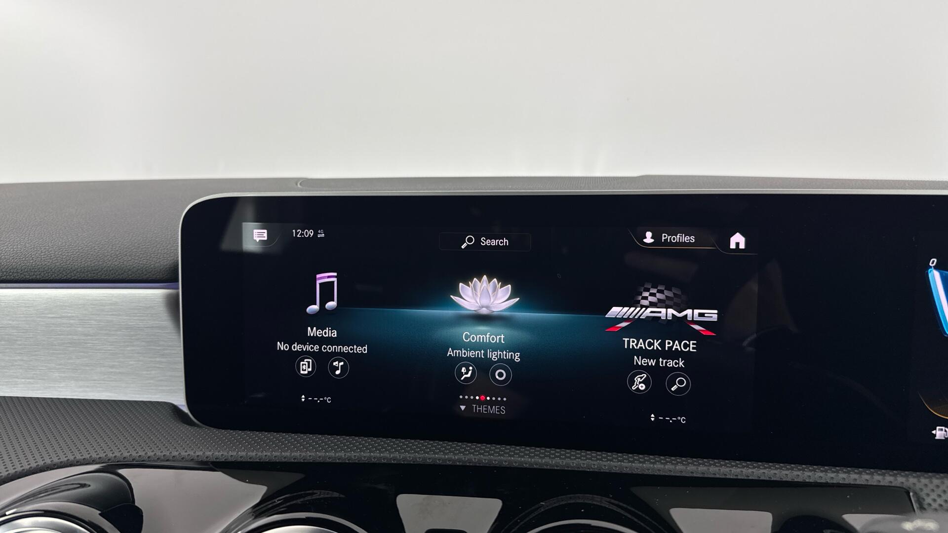Mercedes-Benz A-Class view 28