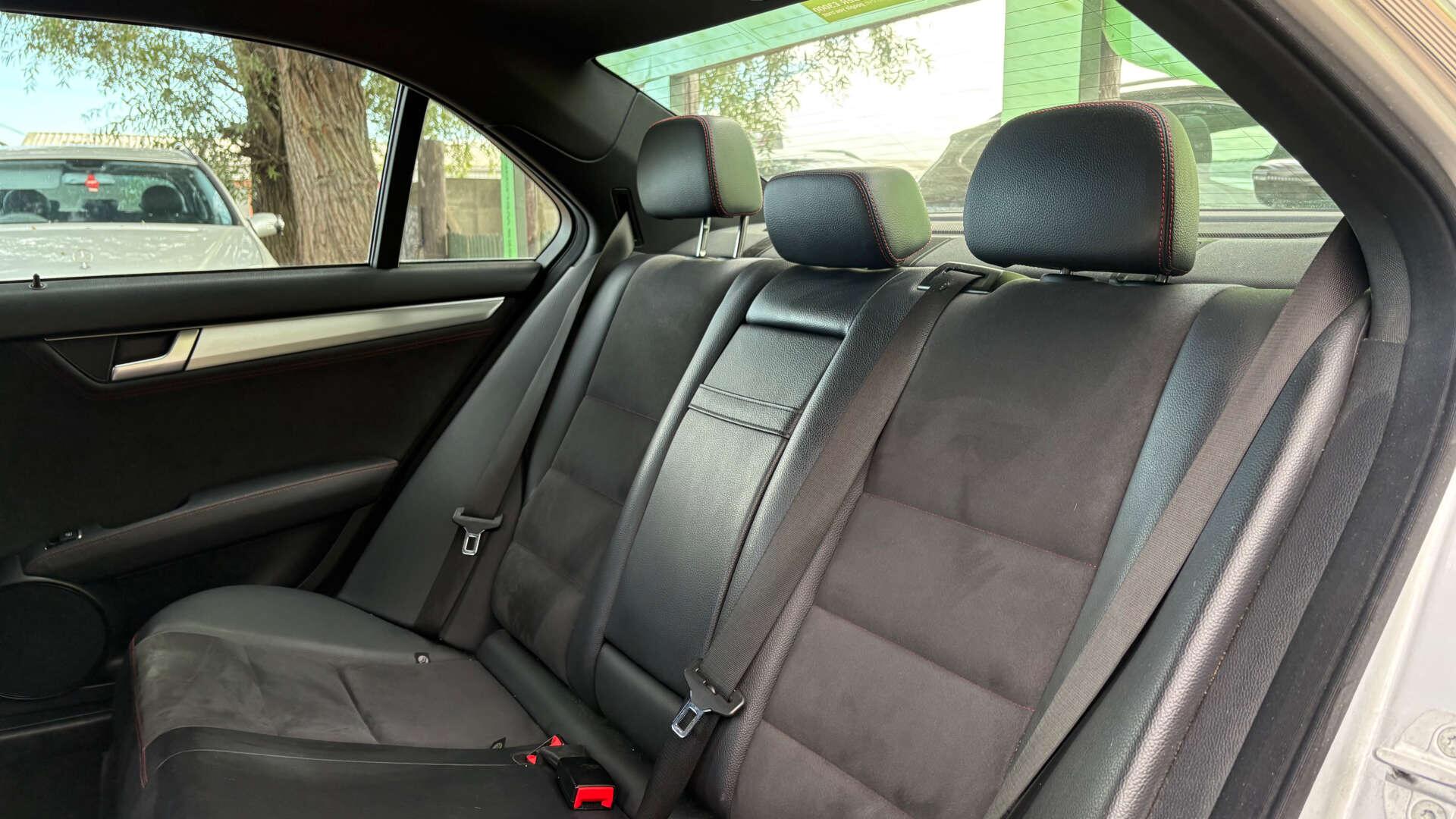 Mercedes-Benz C-Class view 3
