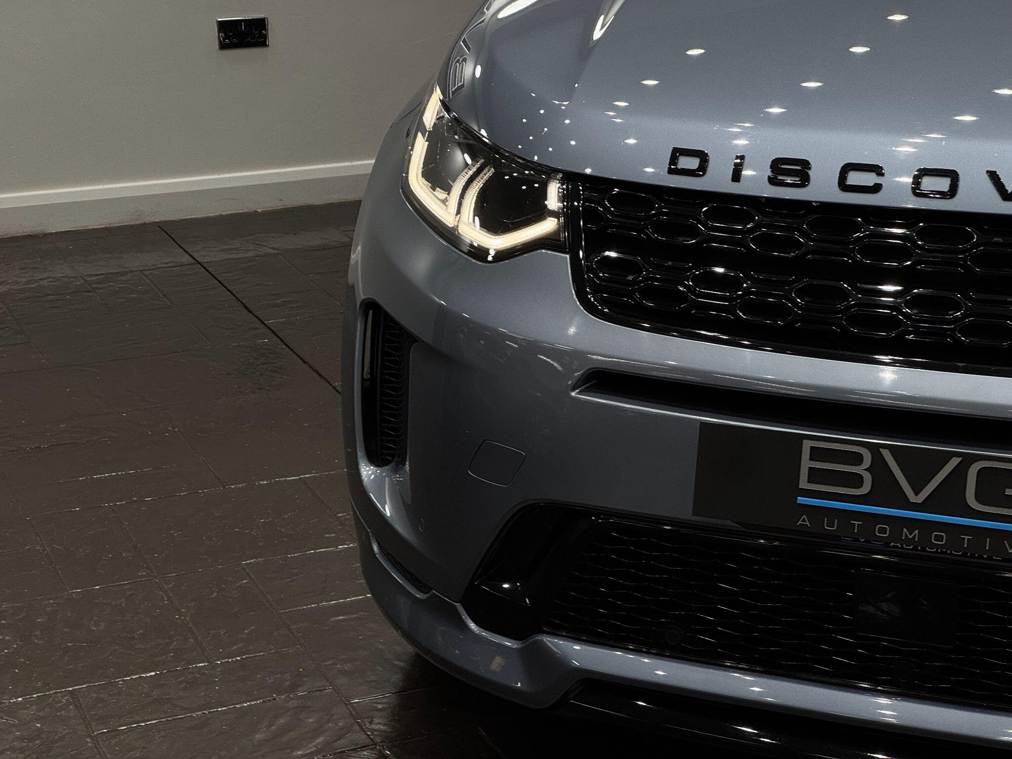 Land Rover Discovery Sport view 11