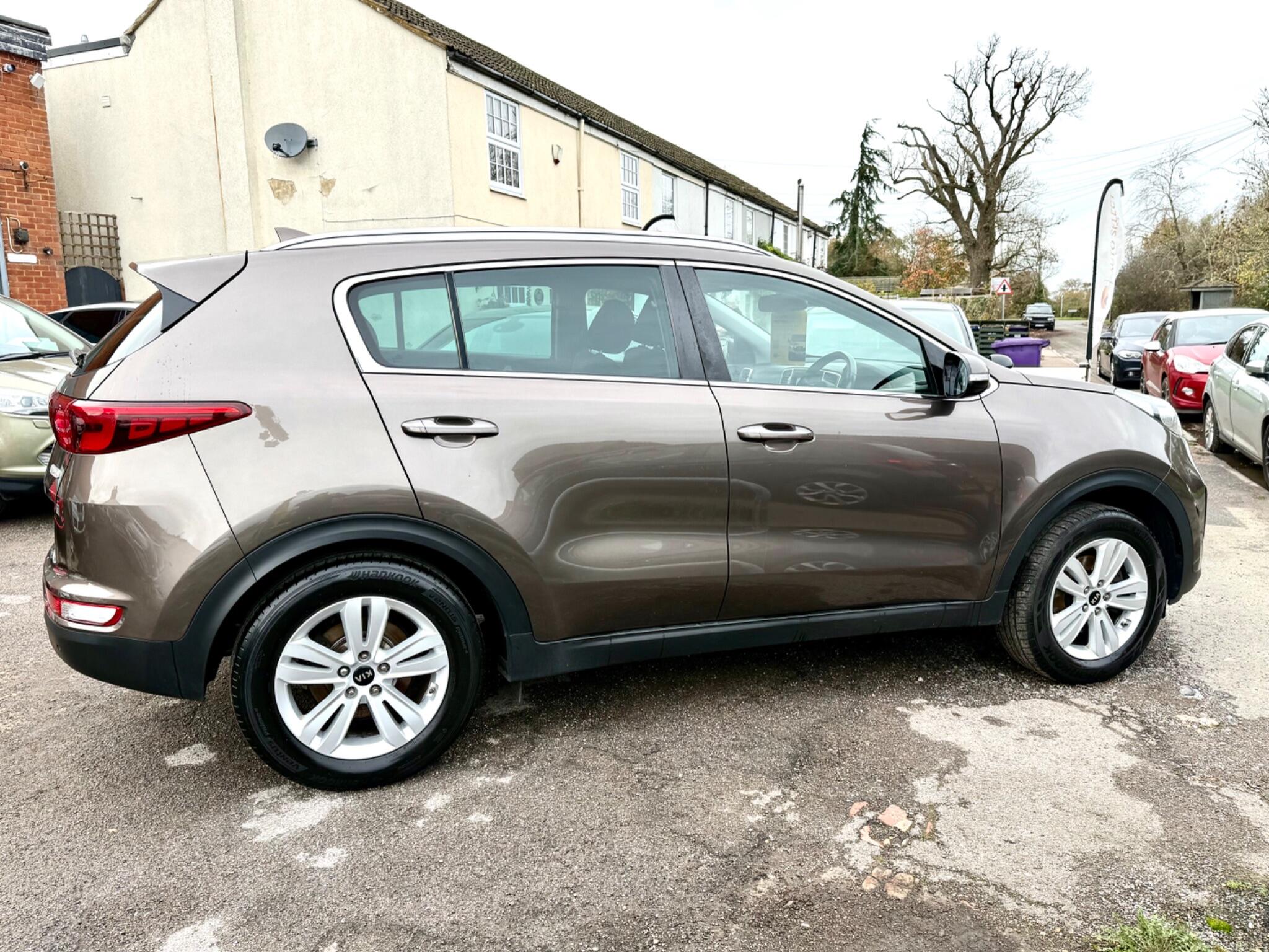 2018 Kia Sportage 1.6 GDi 2 Euro 6 (s/s) 5dr • 119,722 miles image 17