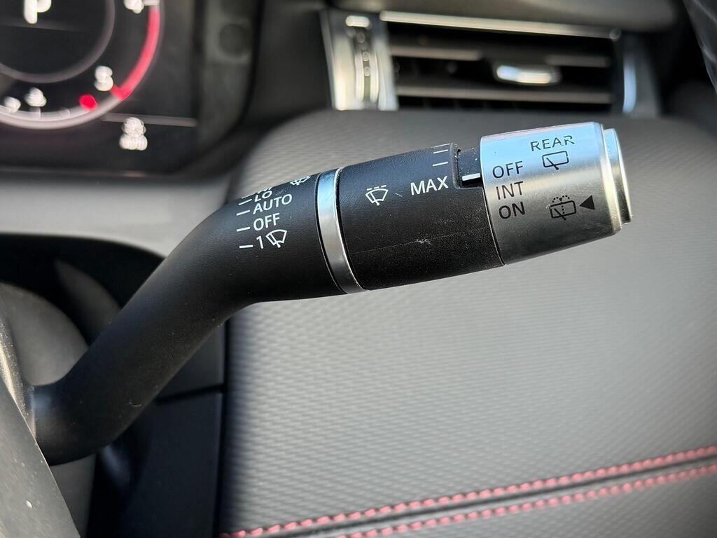 Land Rover Discovery Sport view 51