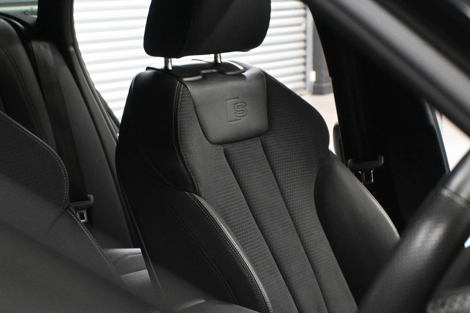 Audi A4 view 16