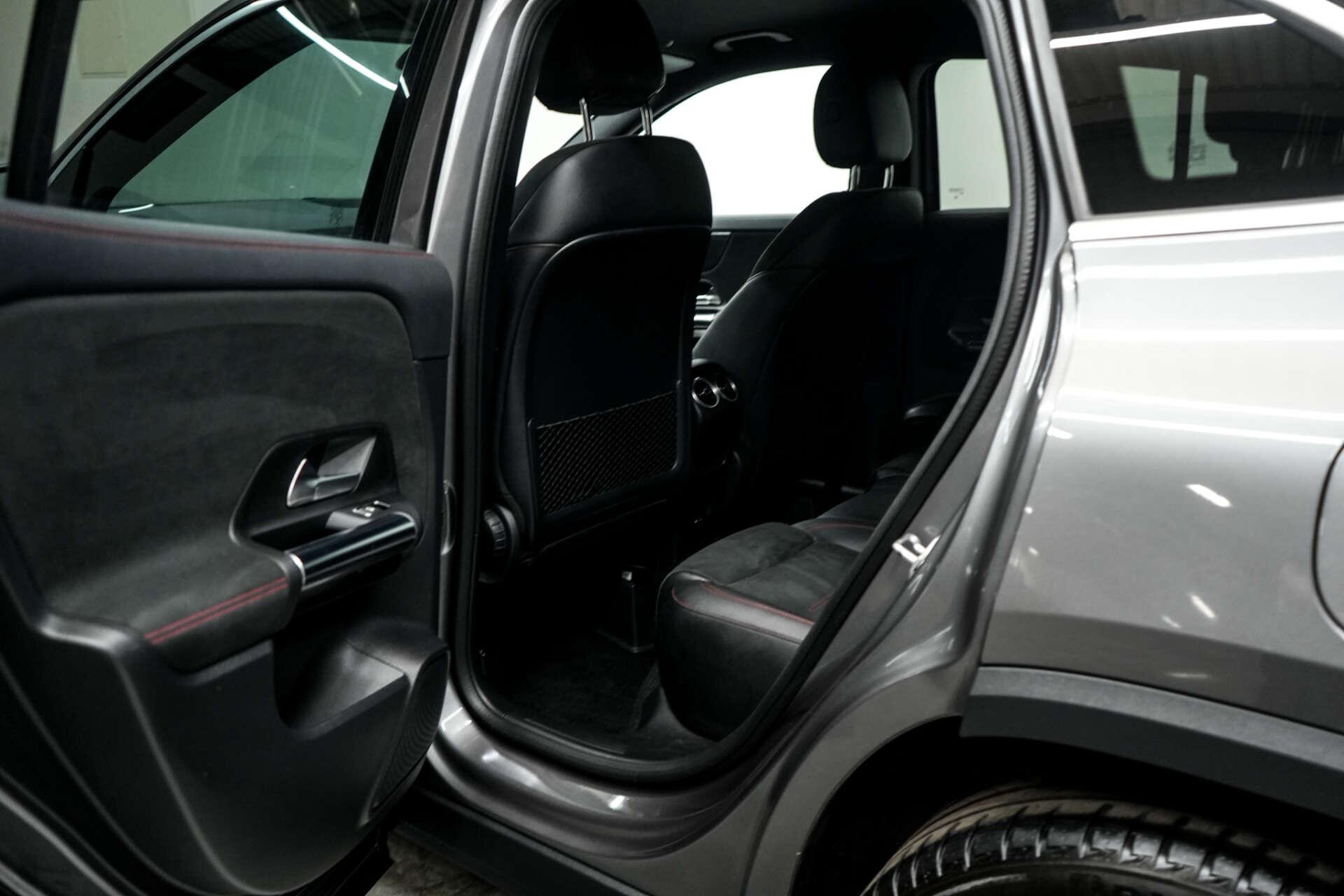 Mercedes-Benz Gla view 22