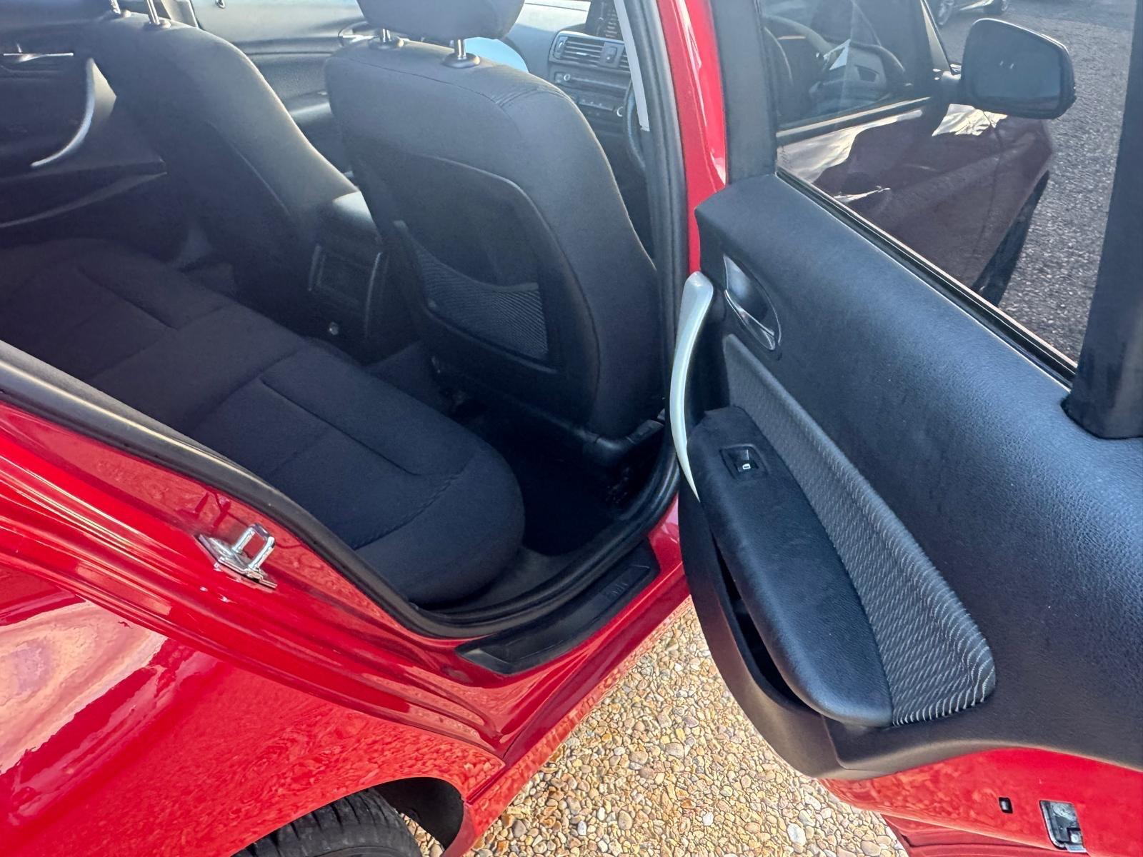 BMW 1 Series view 19