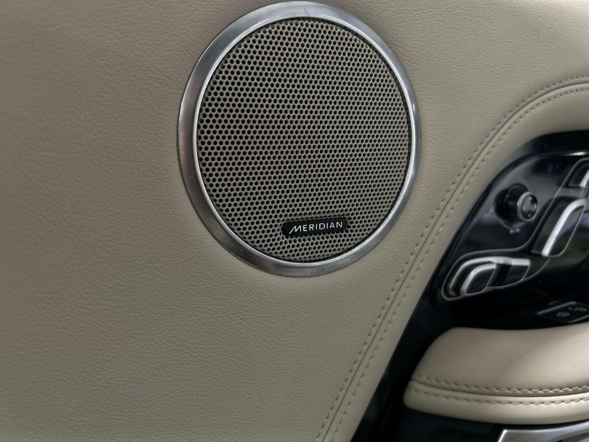 Land Rover Range Rover view 25