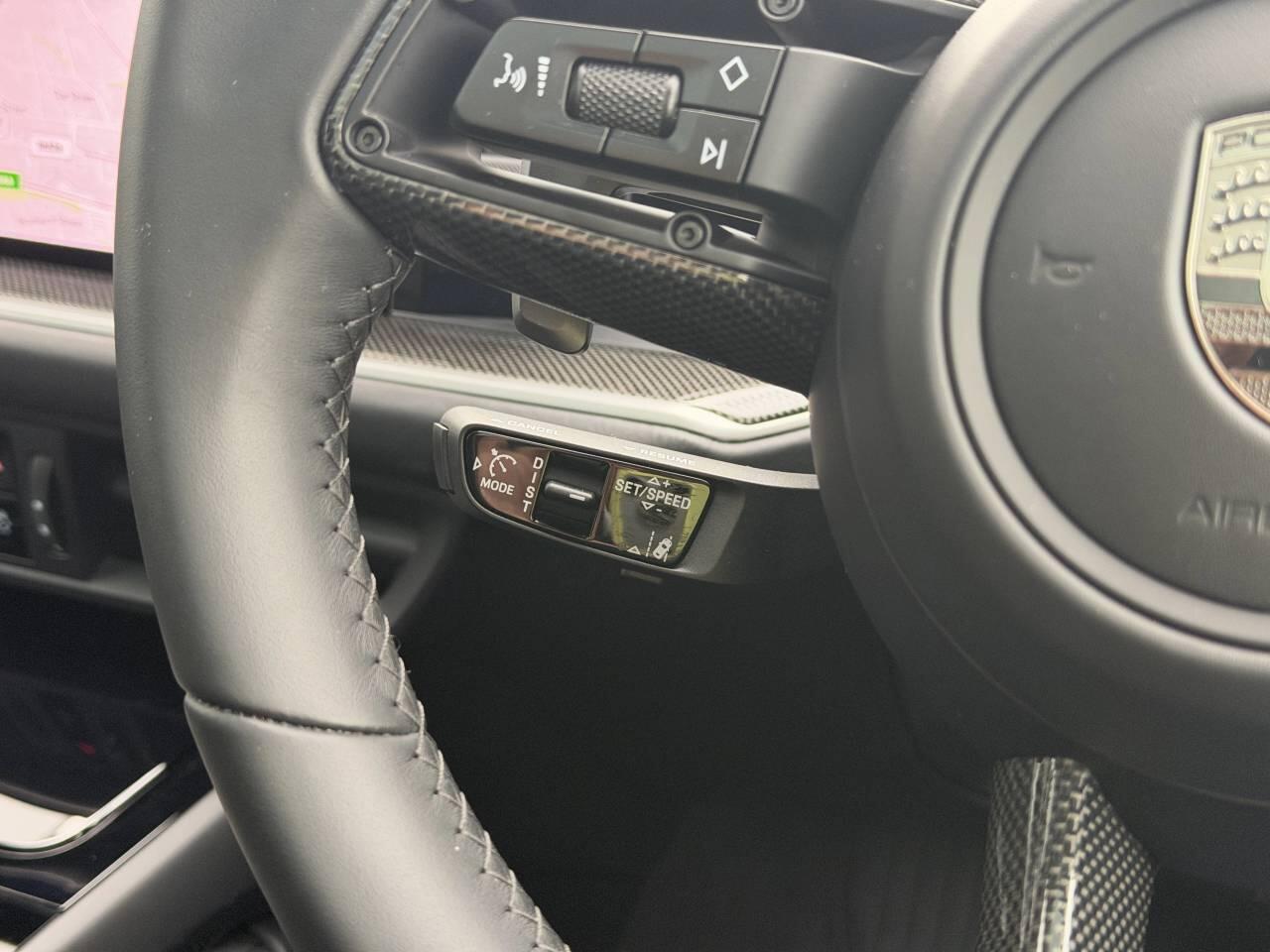 Porsche Cayenne view 29