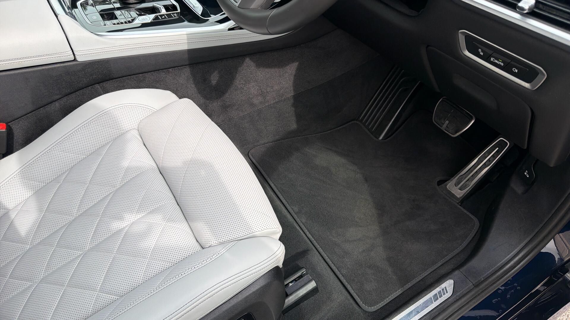 BMW X7 view 64