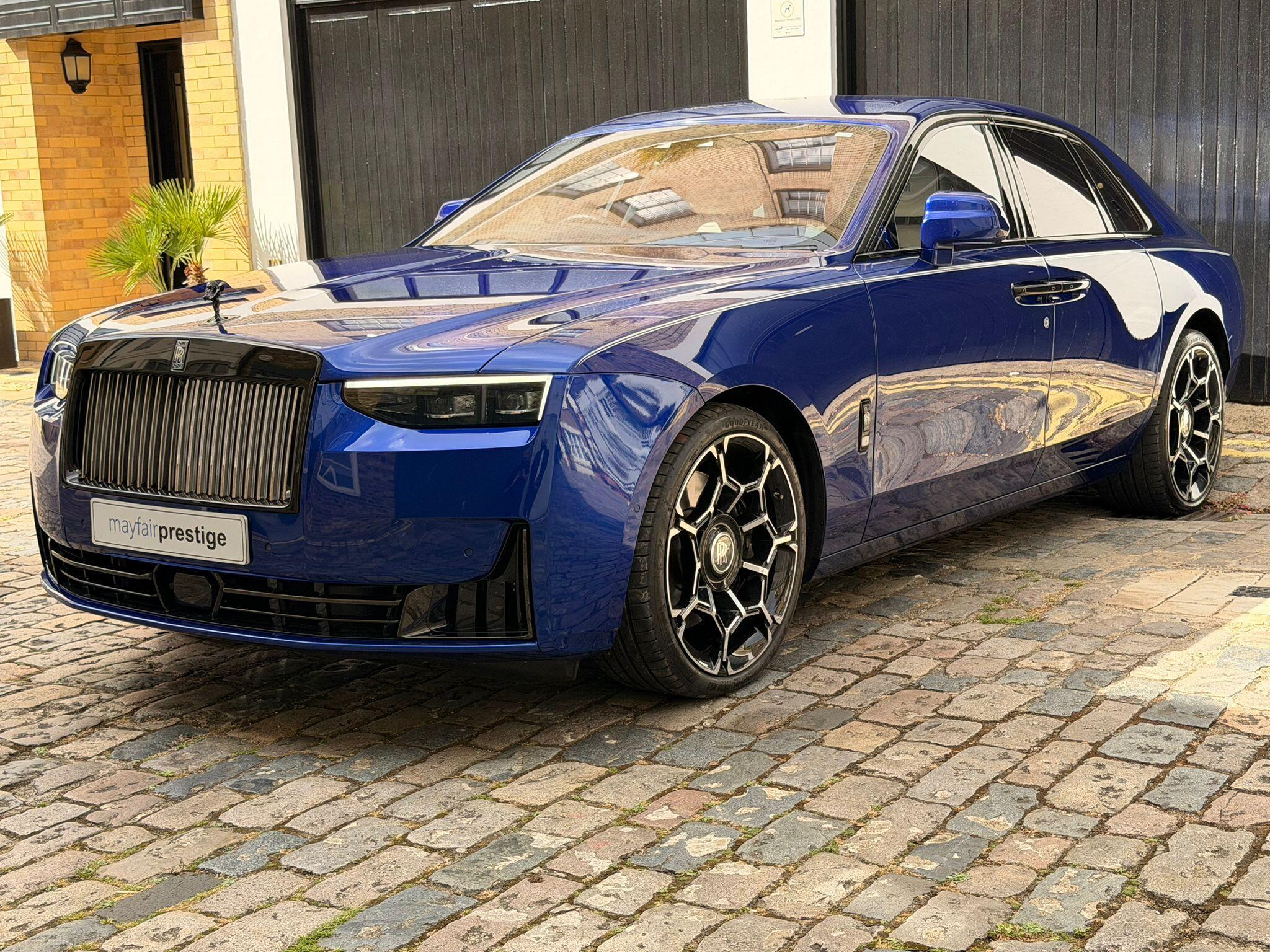 Rolls-Royce Ghost view 3