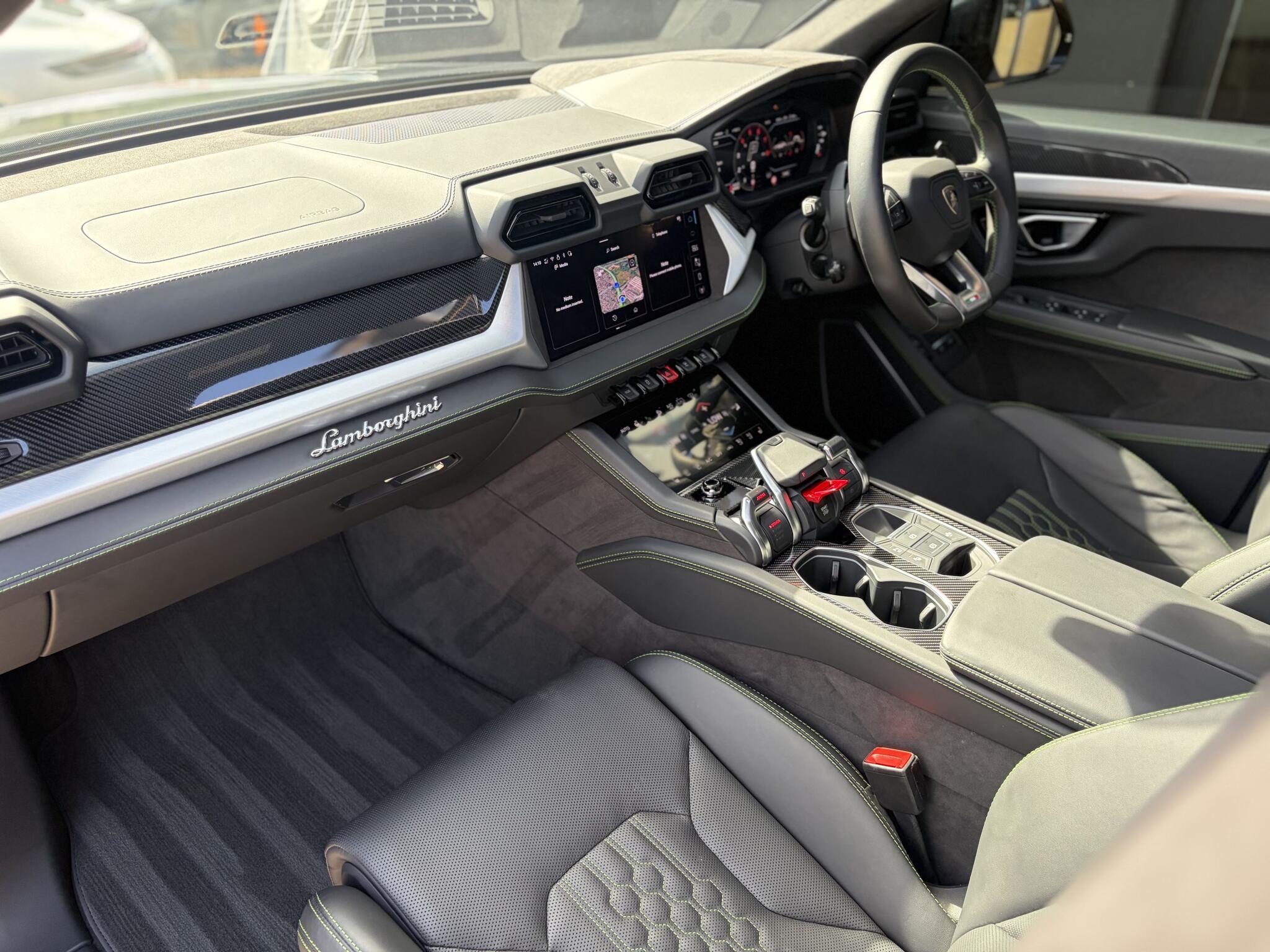 Lamborghini Urus view 26