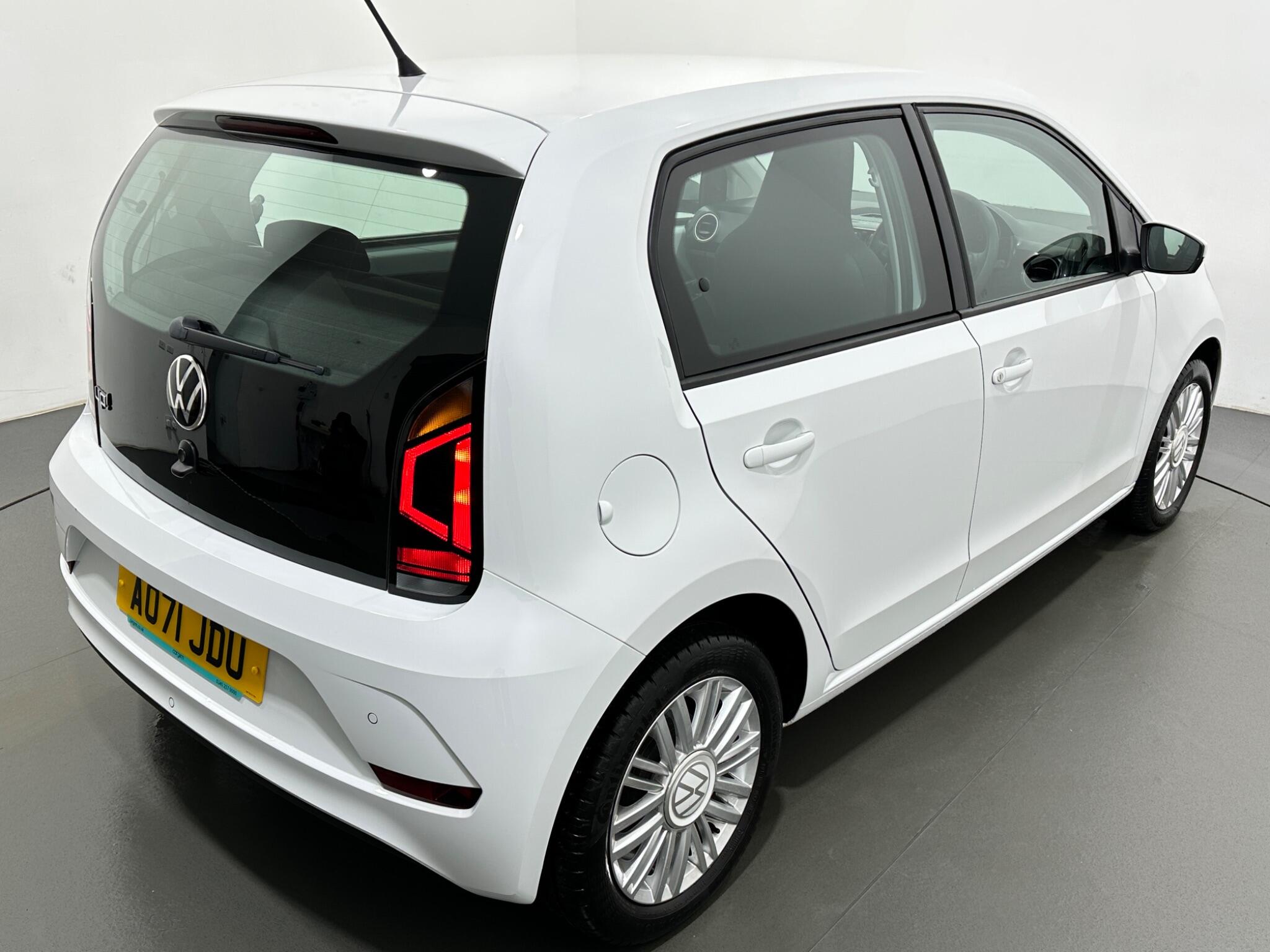Volkswagen Up! view 47