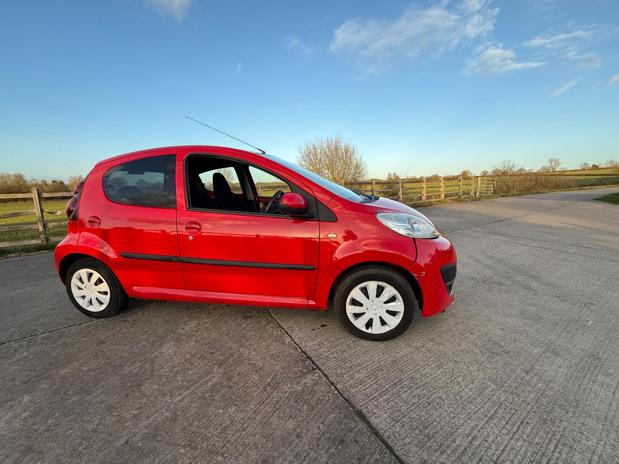 Peugeot 107 1.0 12V Active Euro 5 5dr — photo 23 of 86