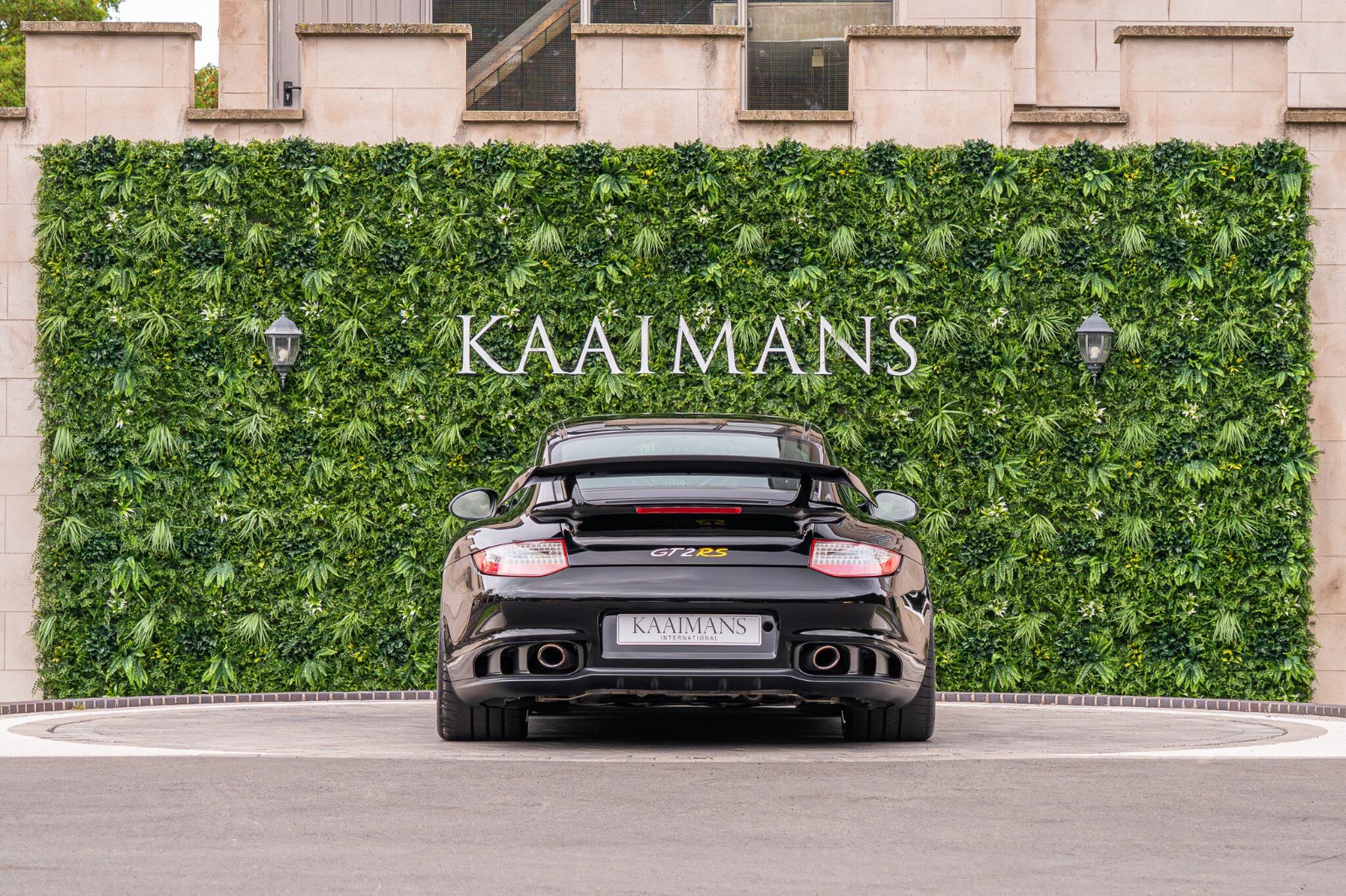 Porsche 911 view 4
