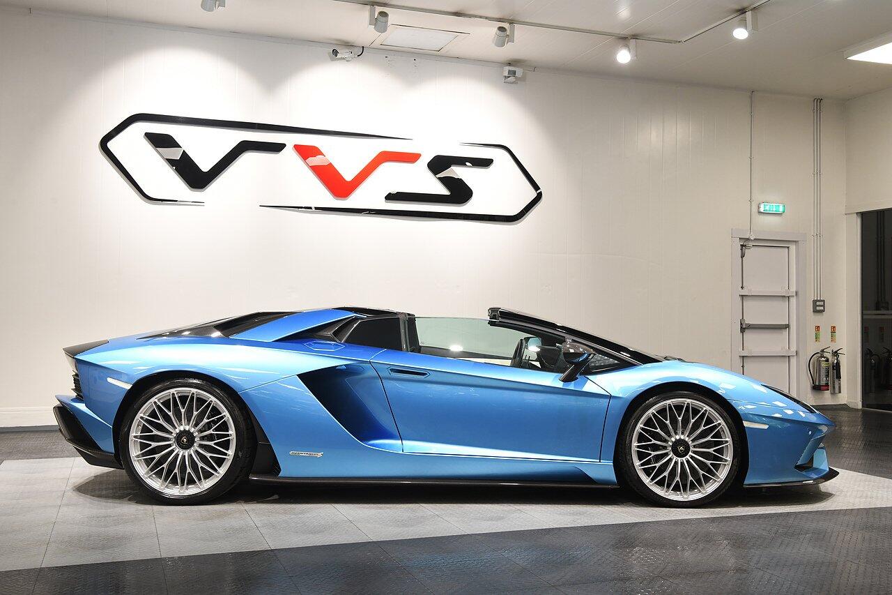 Lamborghini Aventador view 2