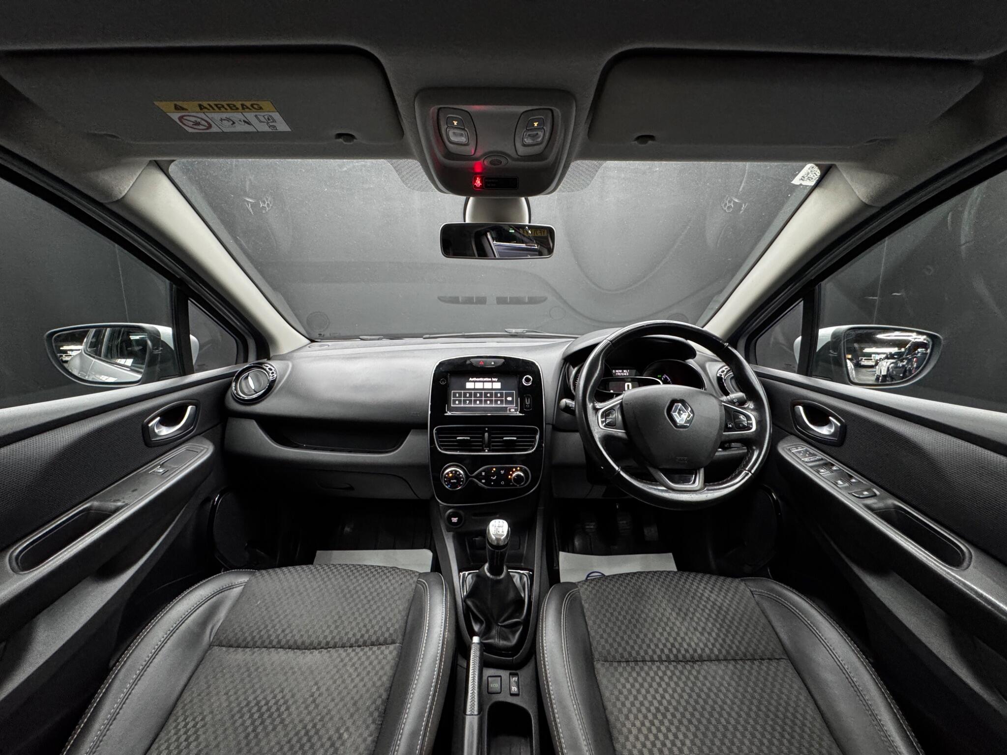 Renault Clio view 17