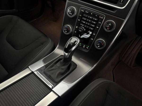 Volvo V60 view 50