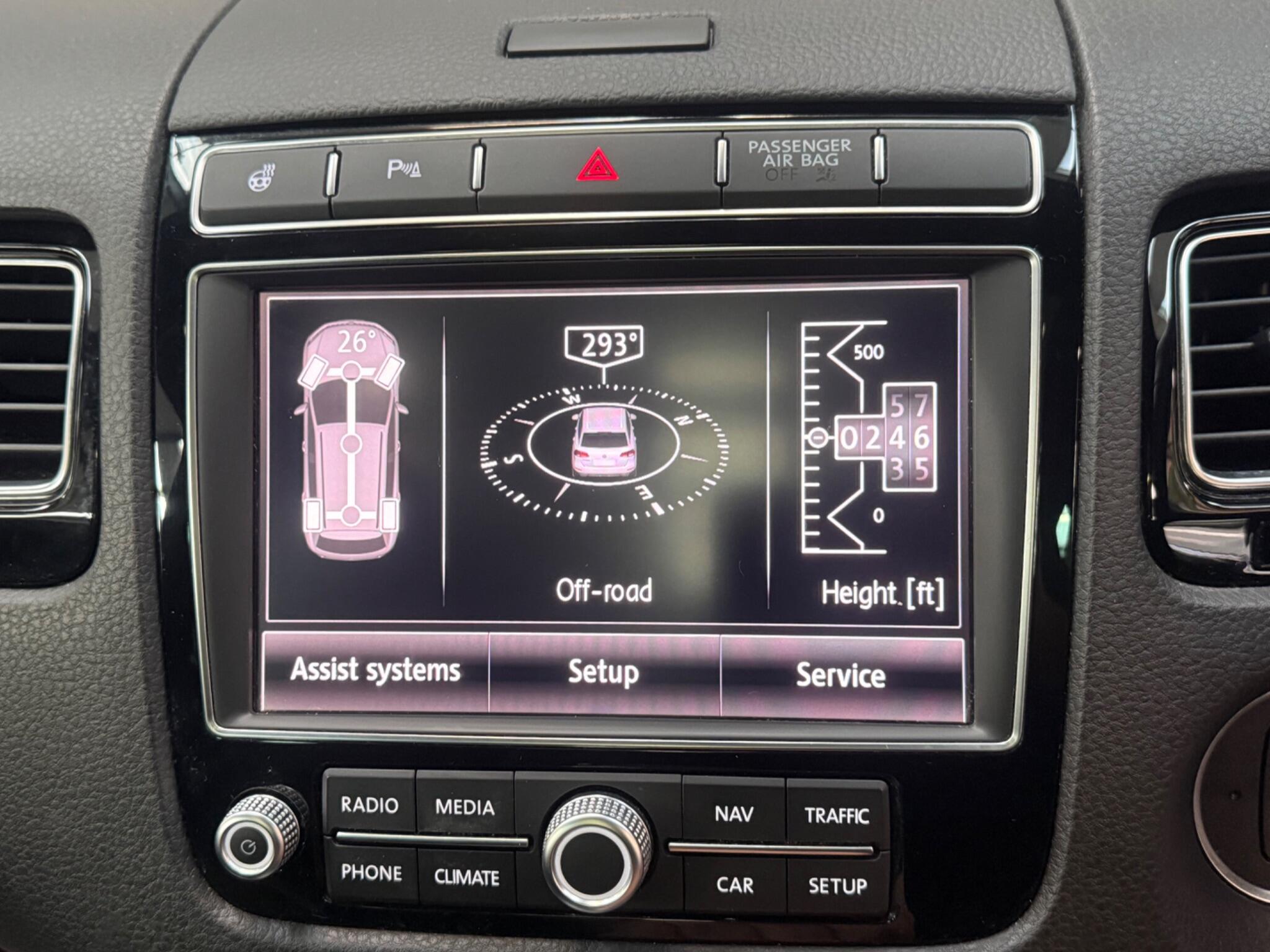 Volkswagen Touareg view 28