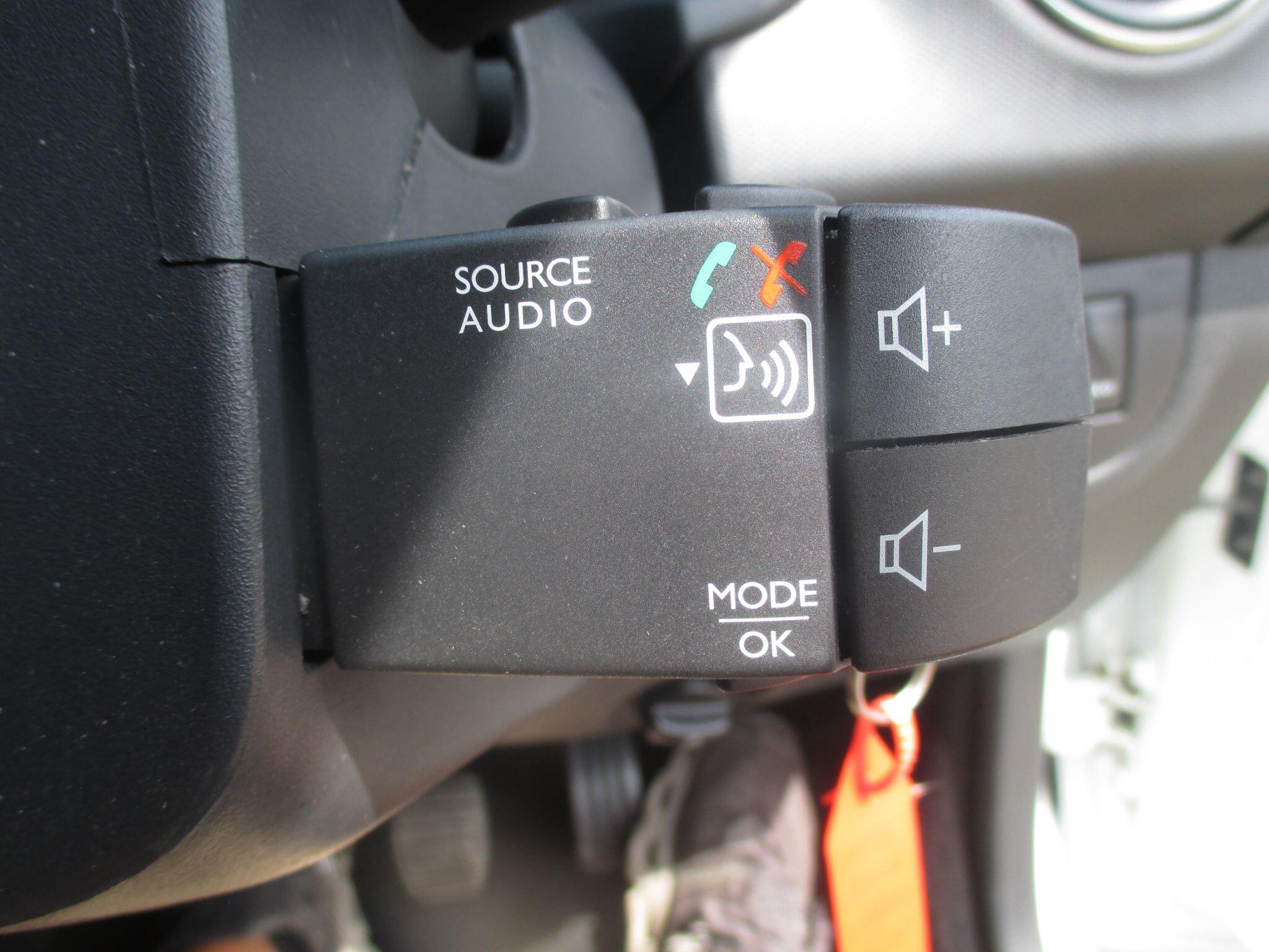 Dacia Logan MCV Stepway view 37