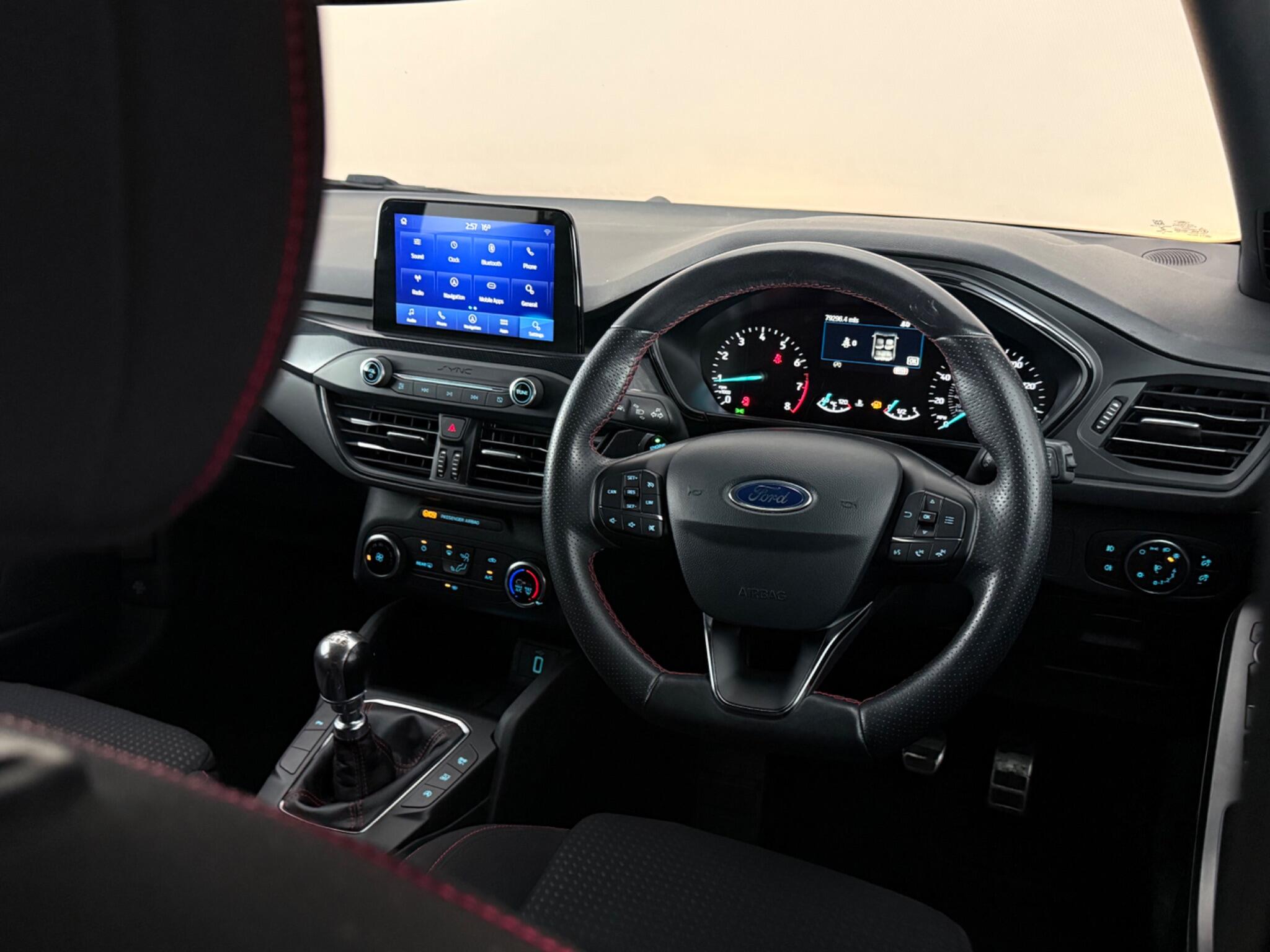 Ford Focus view 12