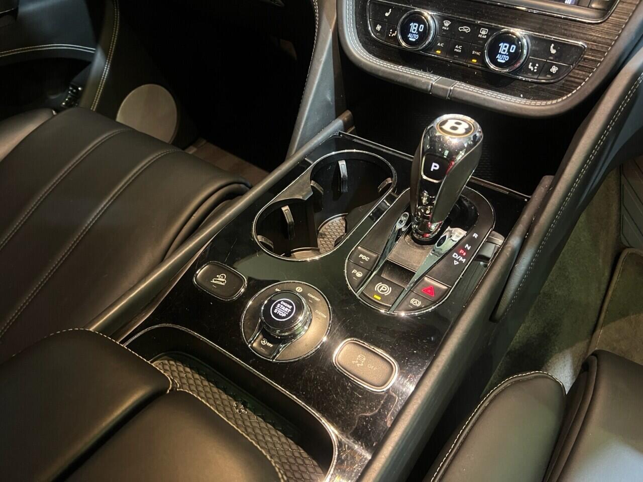 Bentley Bentayga view 16