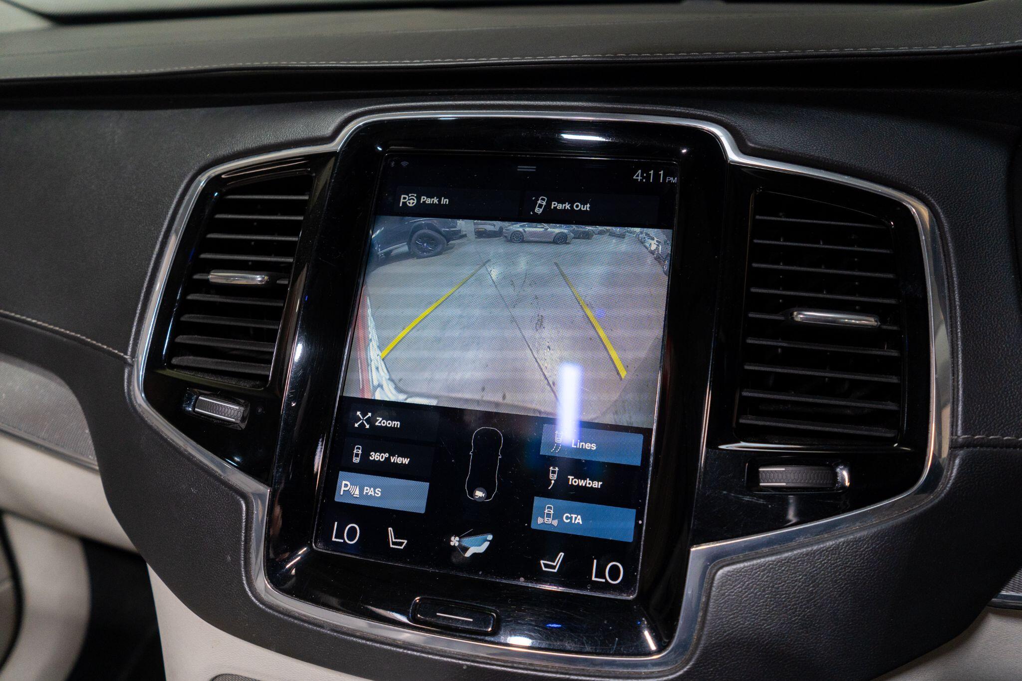 Volvo XC90 view 28