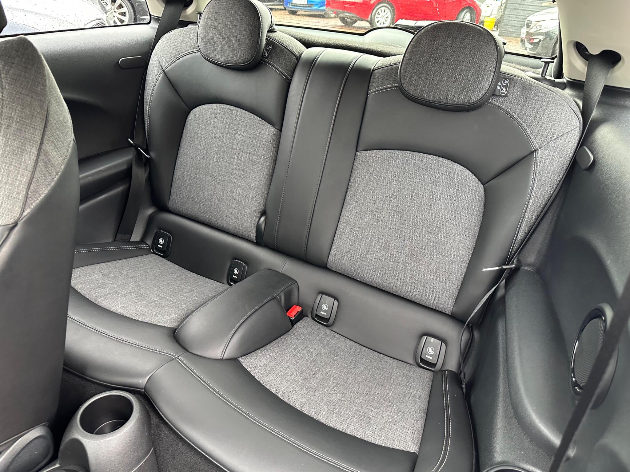 Mini Cooper view 8