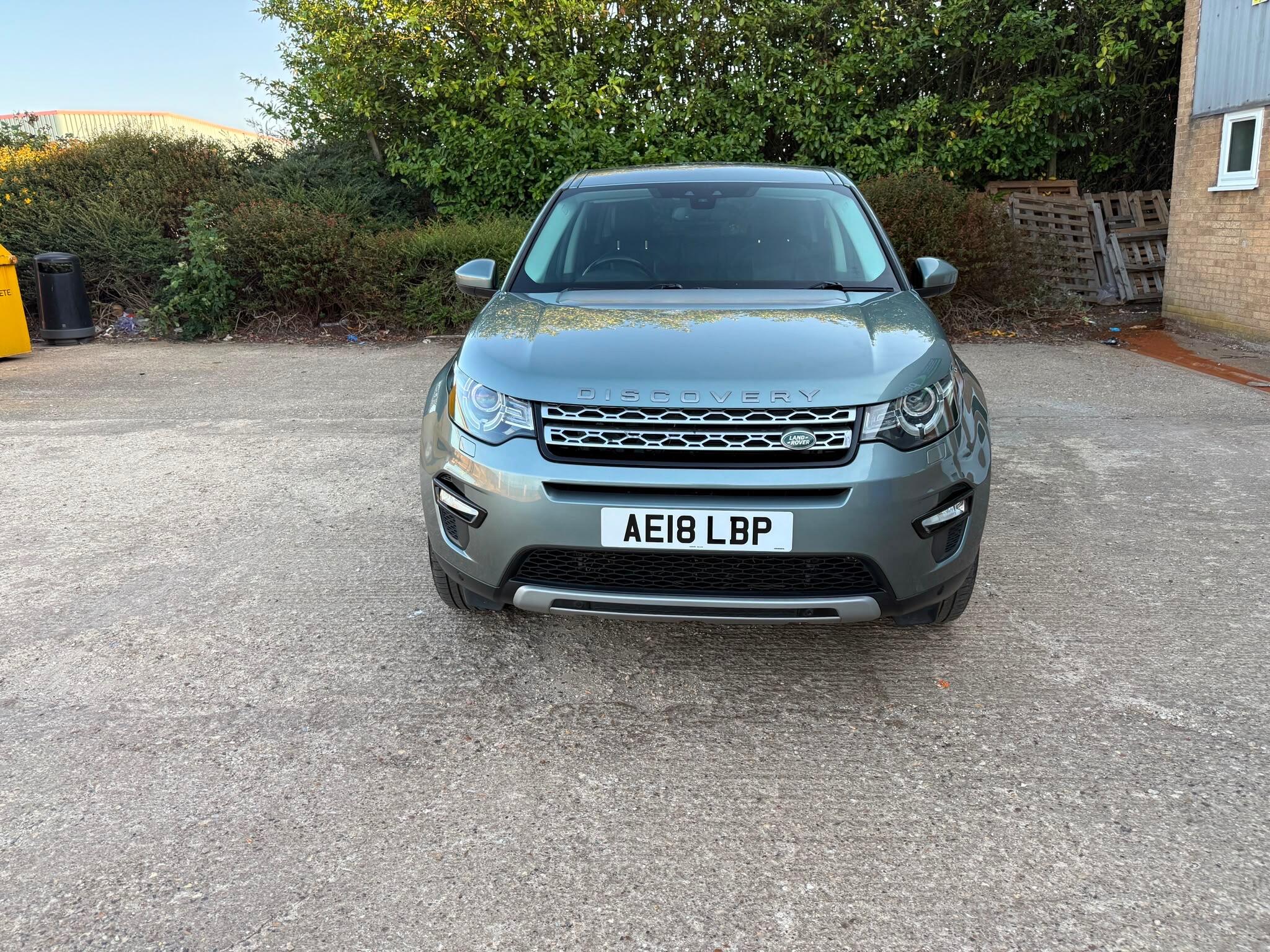 Land Rover Discovery Sport view 7