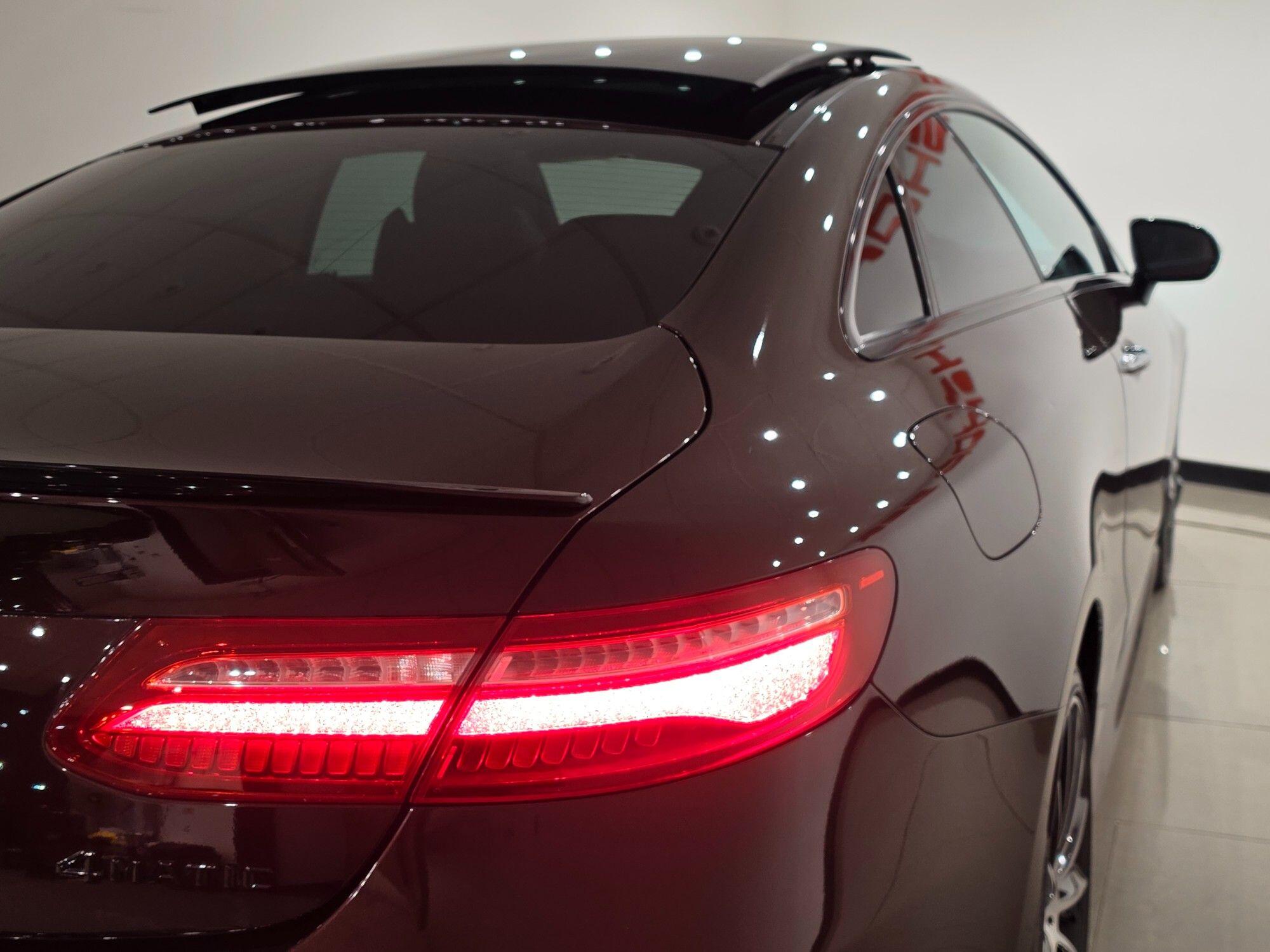 Mercedes-Benz E-Class view 19