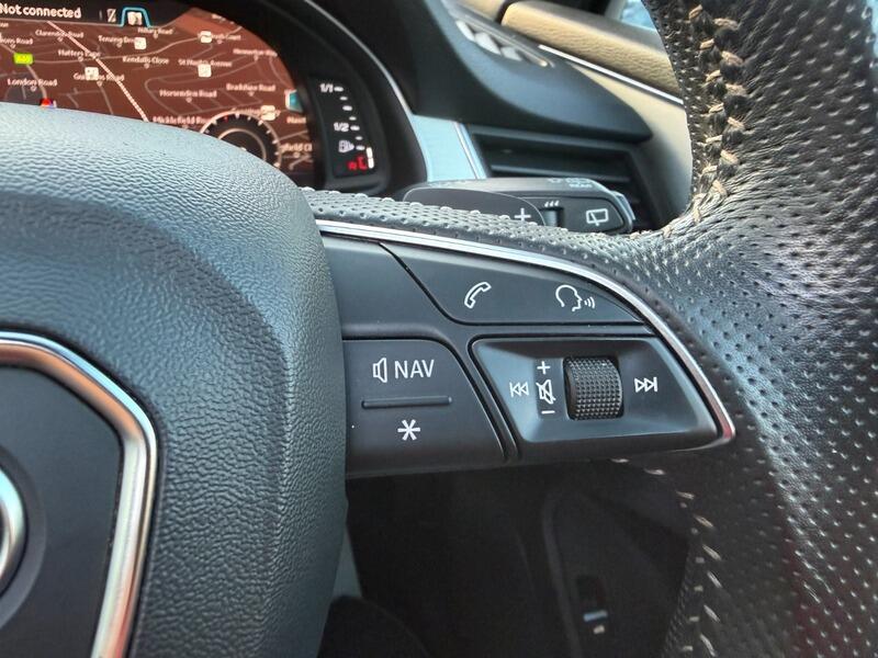 Audi Q7 view 42