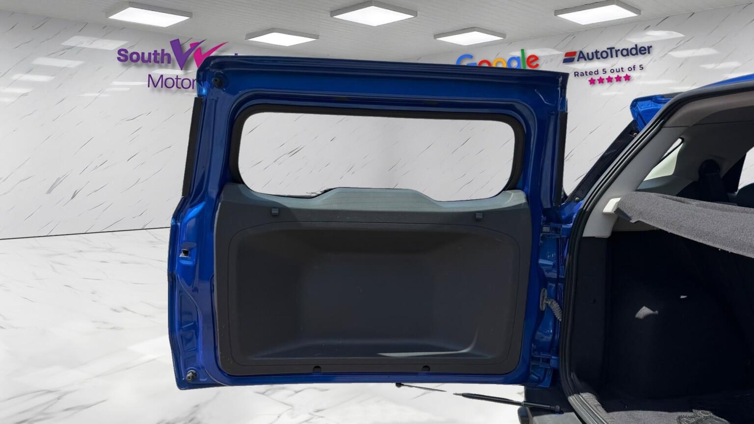 Ford Ecosport view 9