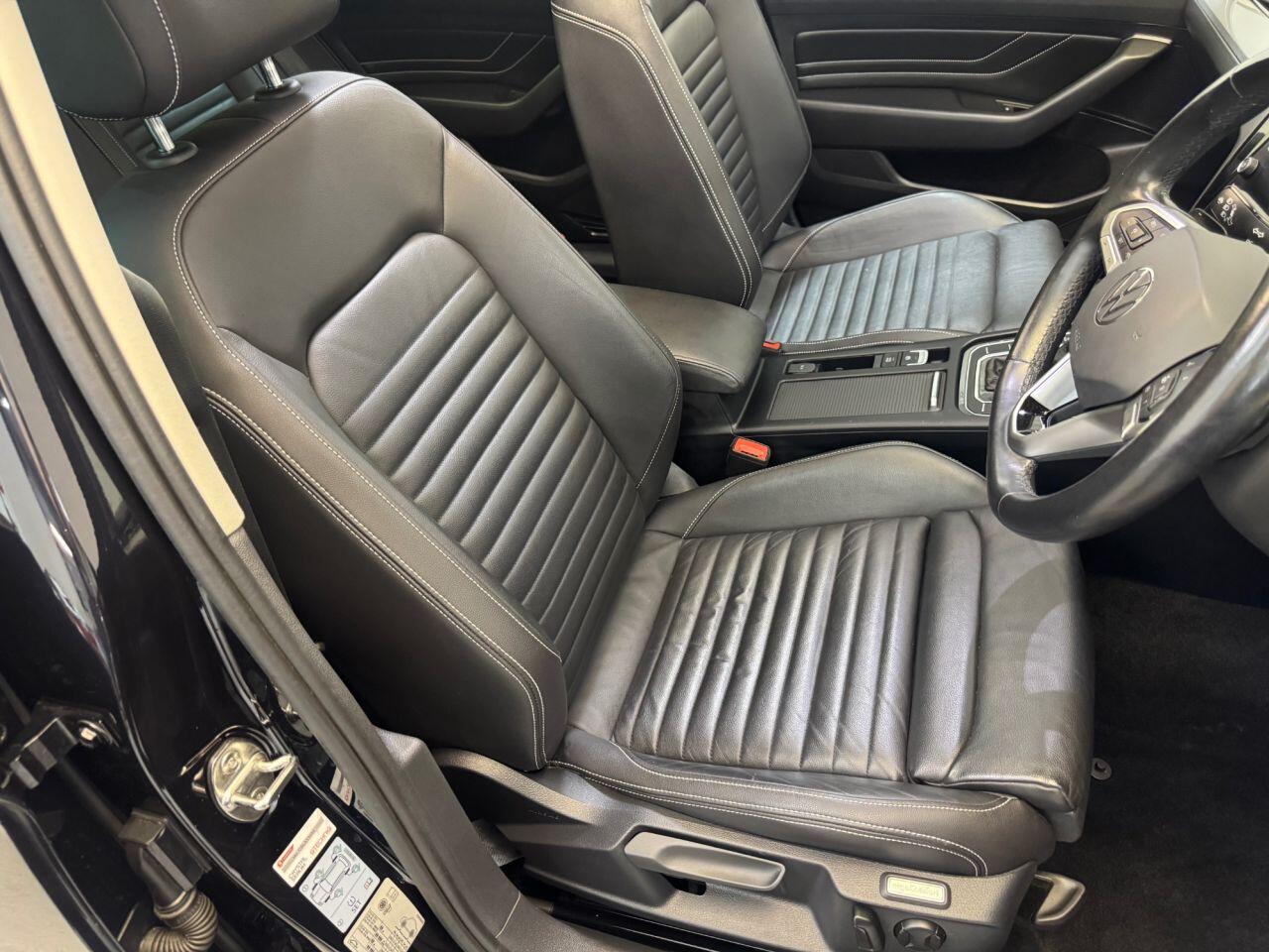 Volkswagen Passat view 12