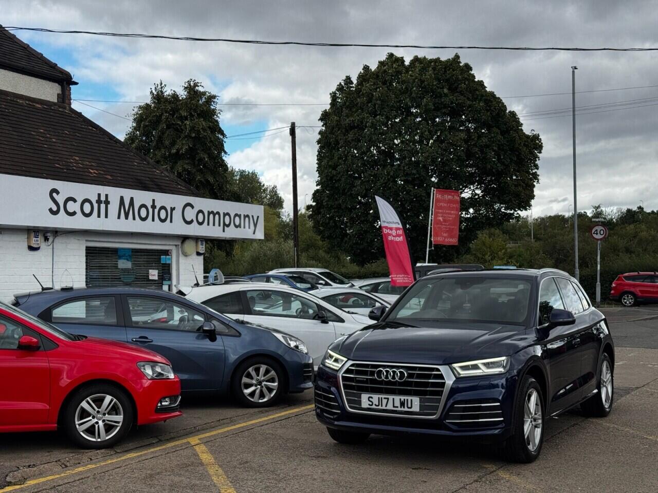 Audi Q5 view 8