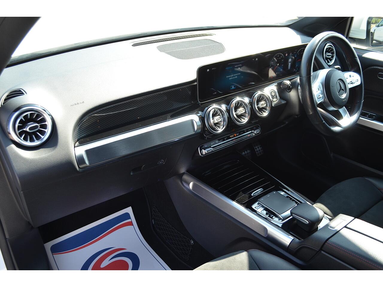 Mercedes-Benz GLB view 15