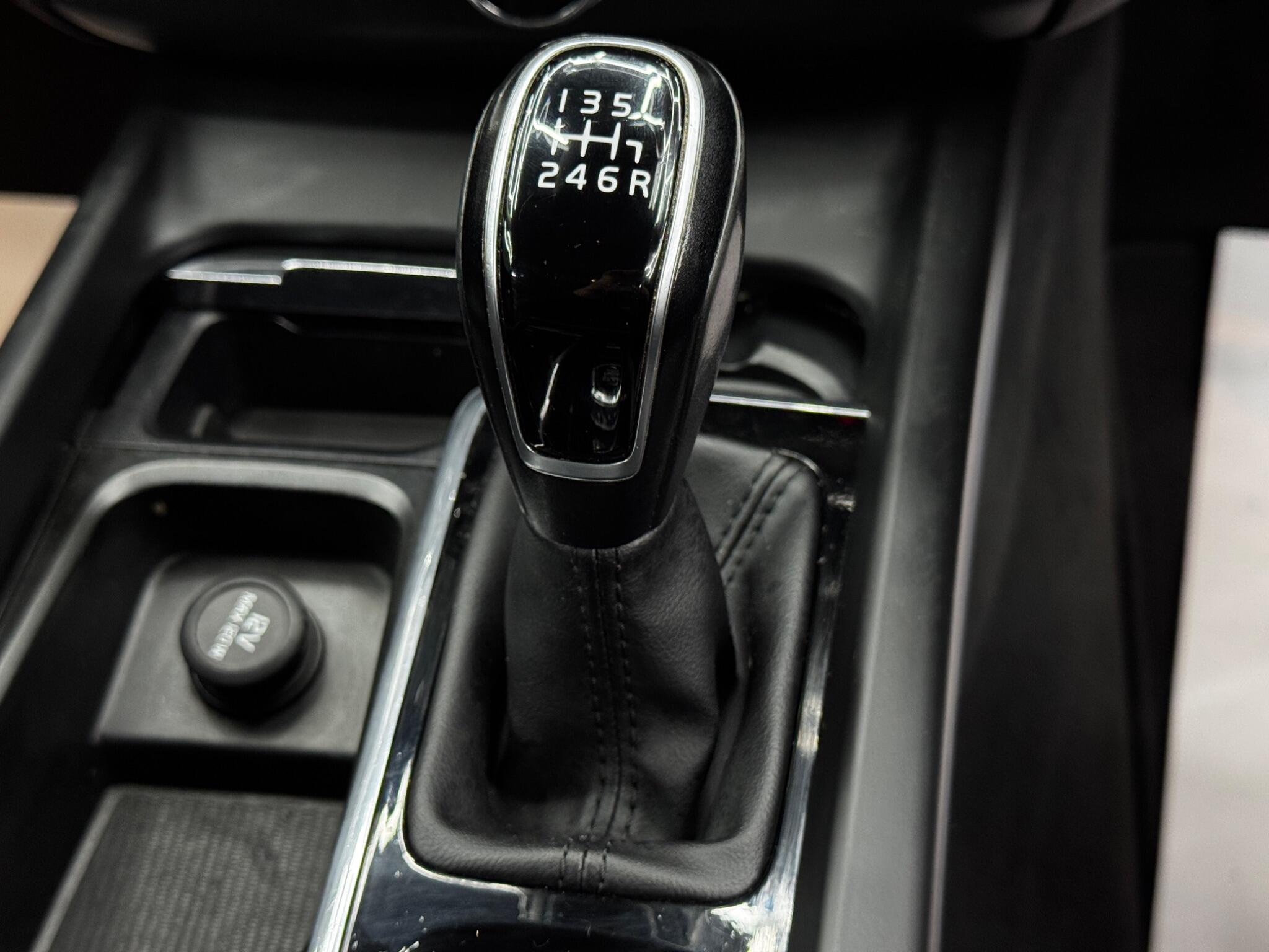 Volvo XC60 view 27