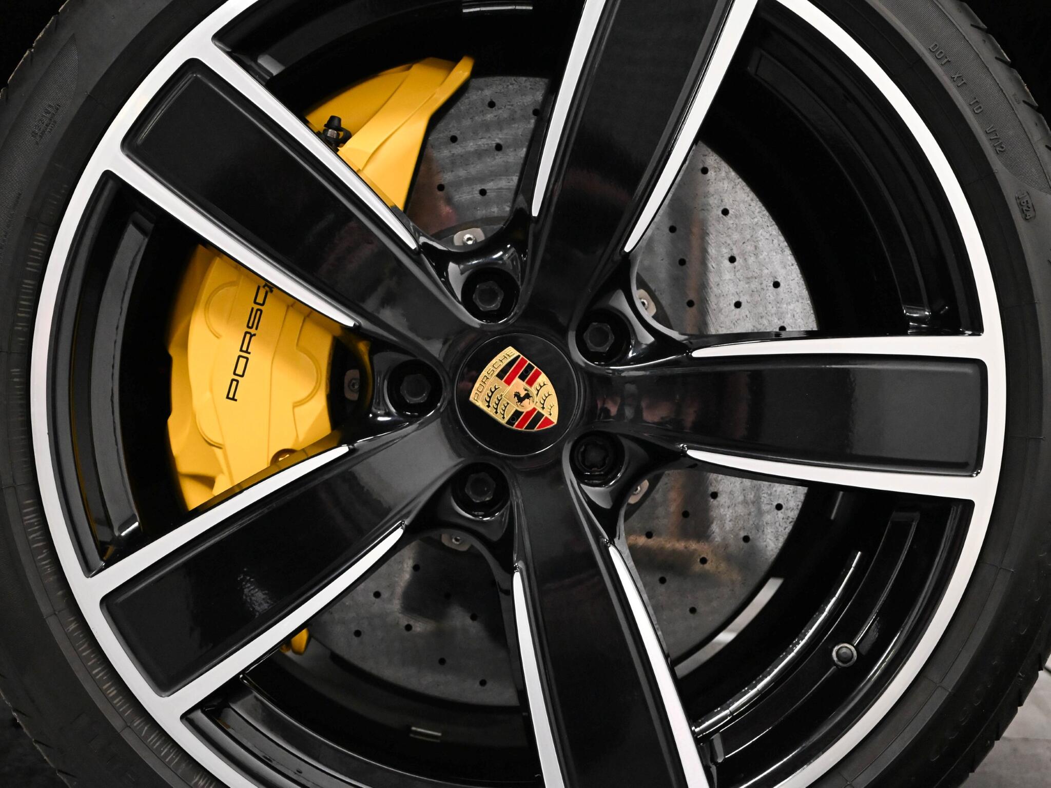 Porsche Cayenne view 30