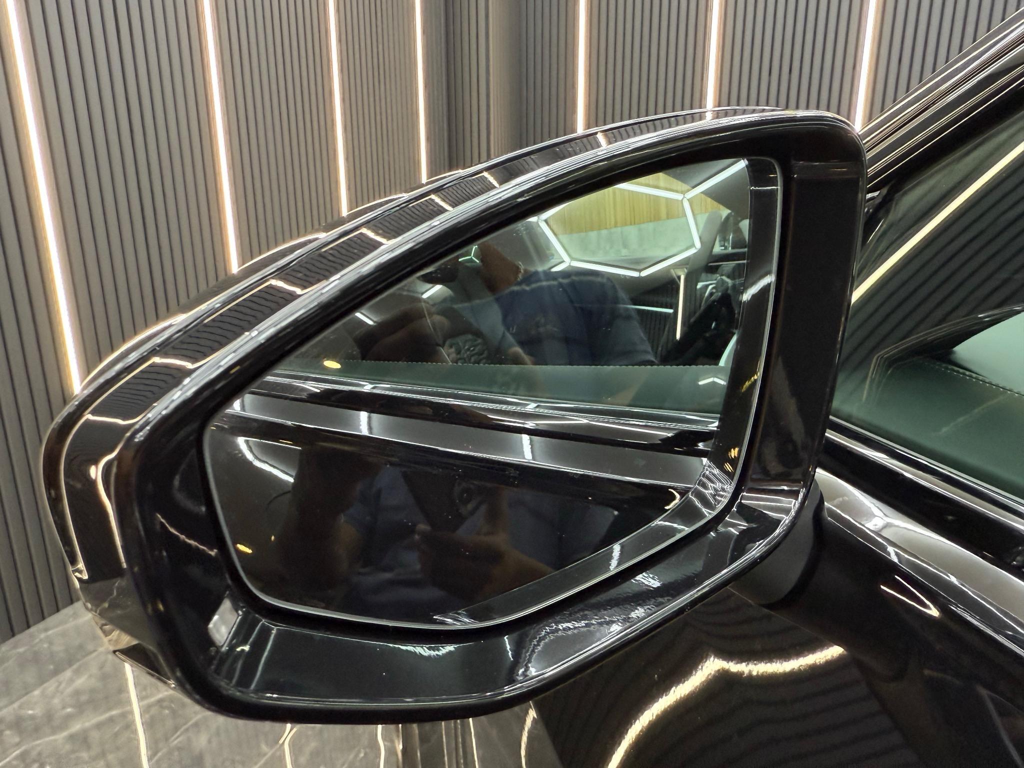 Audi RS6 Avant view 42