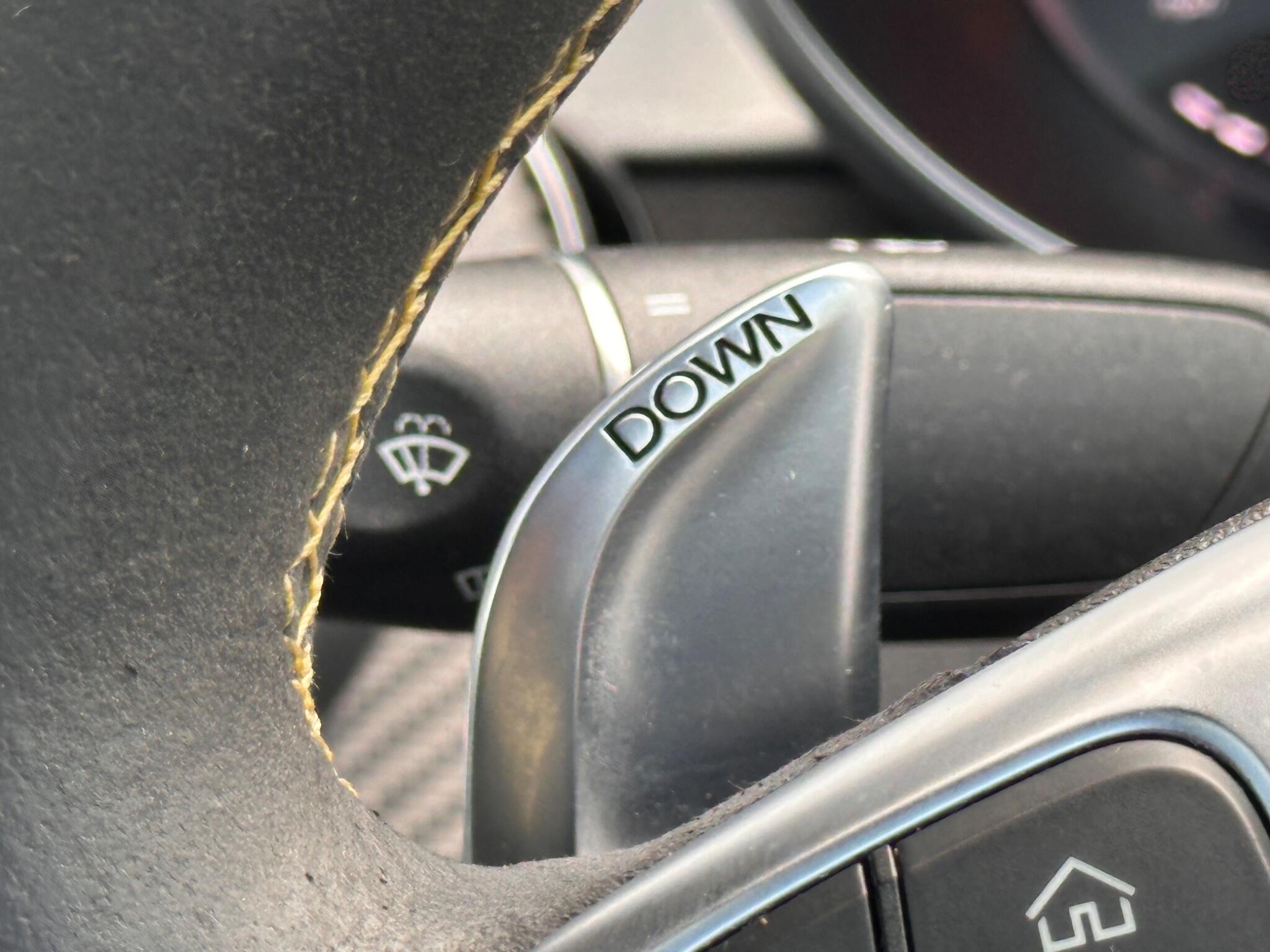 Mercedes-Benz C-Class view 31