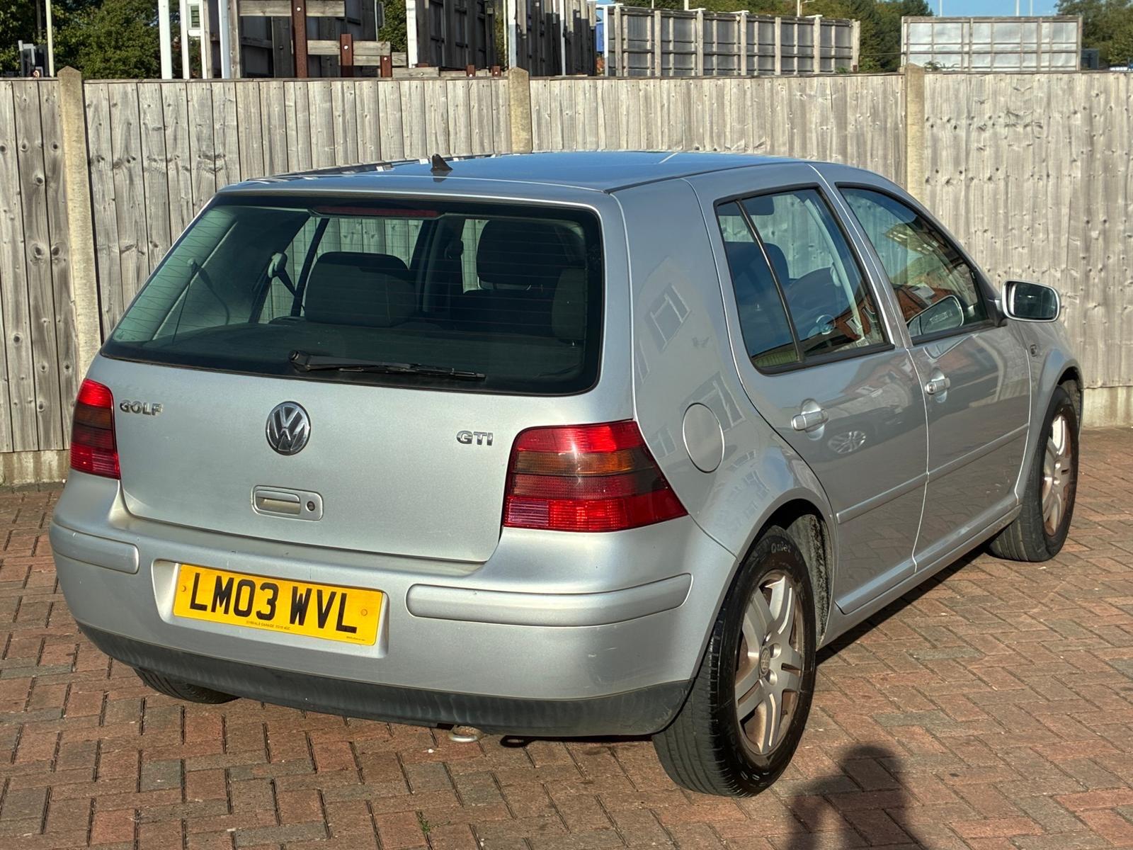 Volkswagen Golf view 5