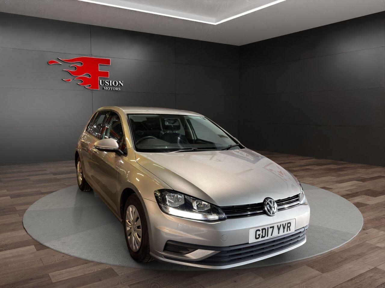 Volkswagen Golf view 3