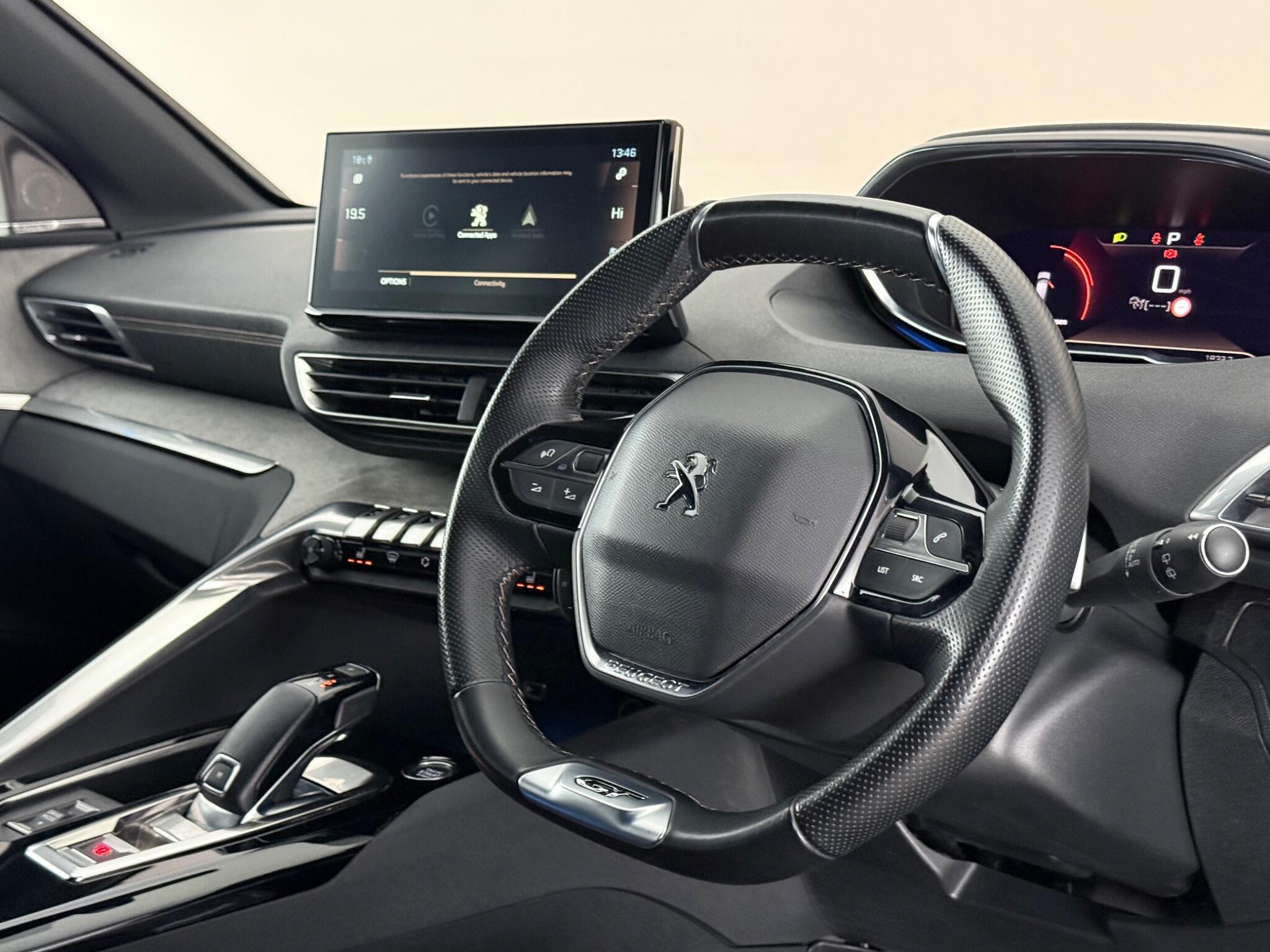 Peugeot 5008 view 3