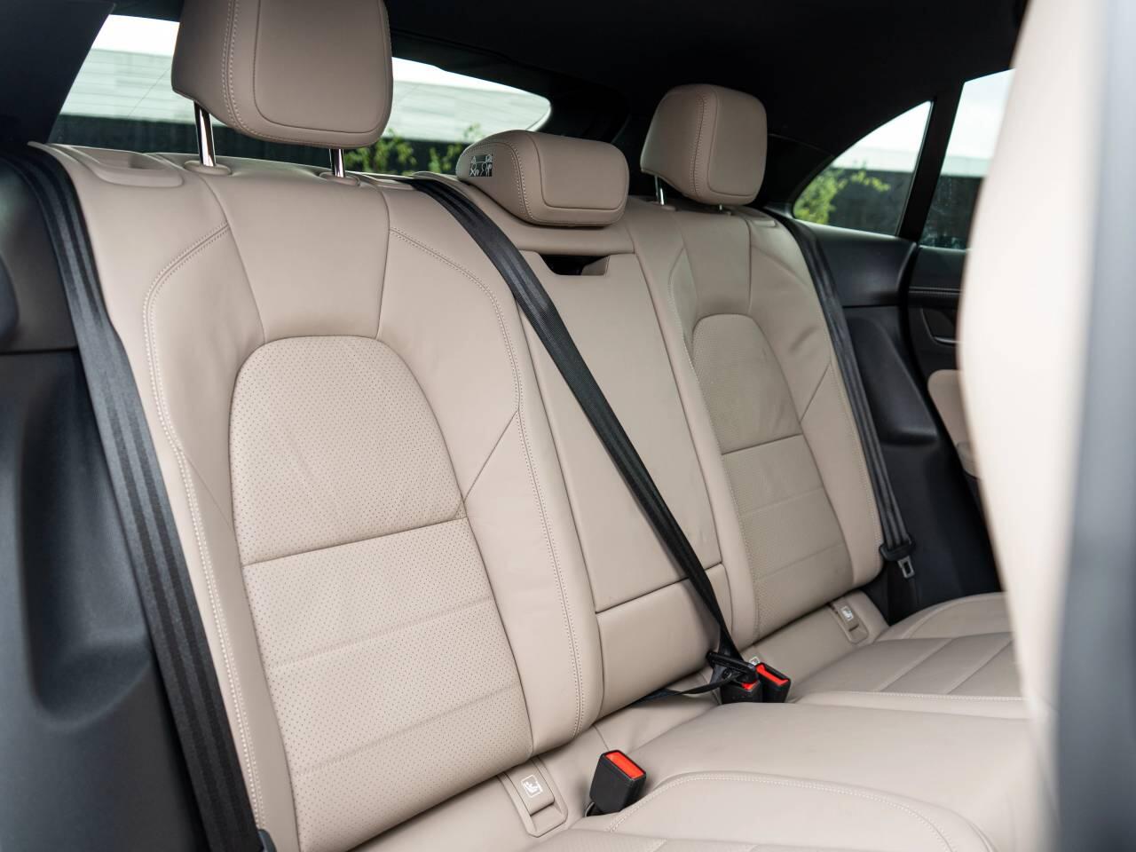 Porsche Macan view 38