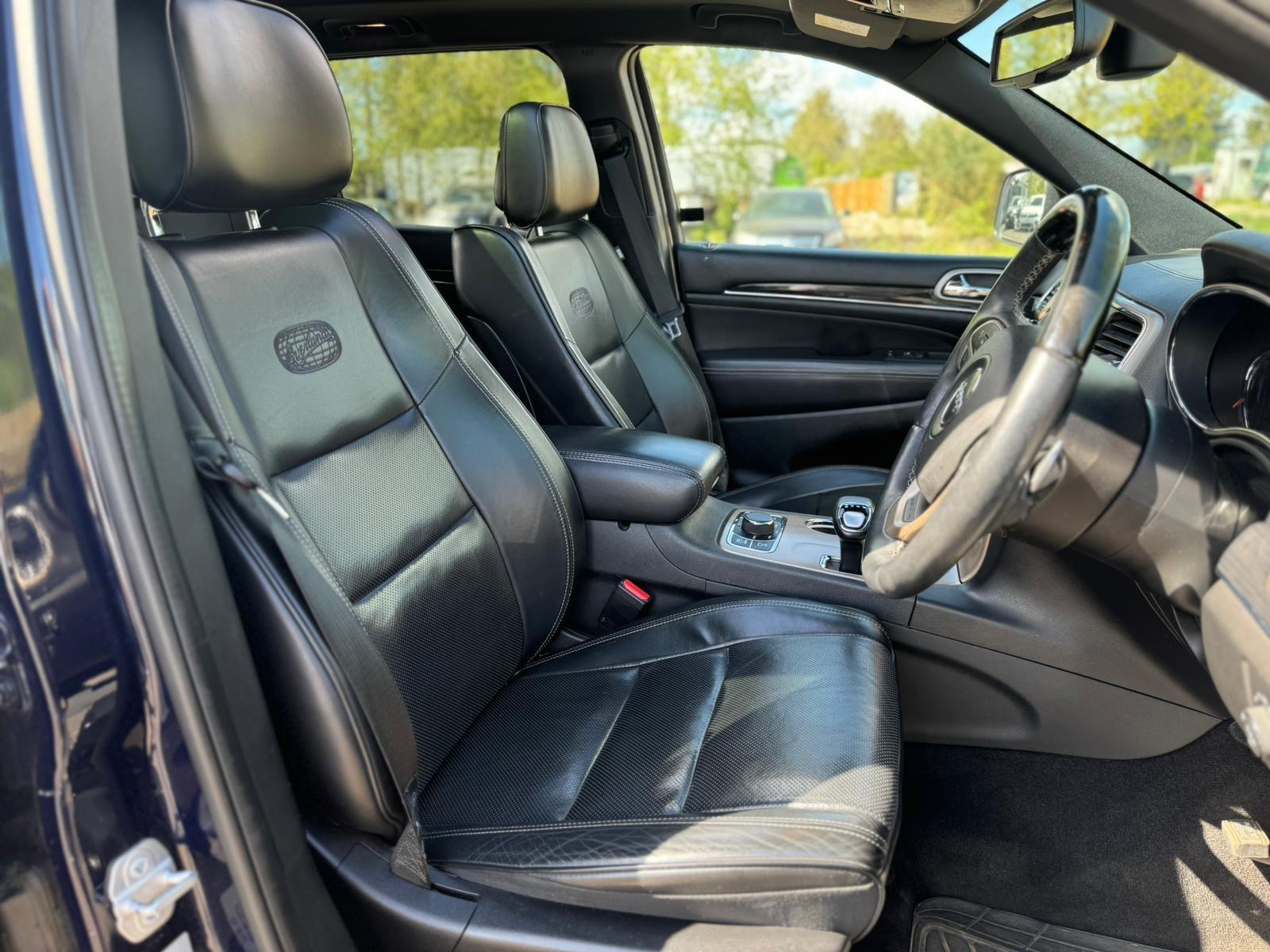 Jeep Grand Cherokee view 20