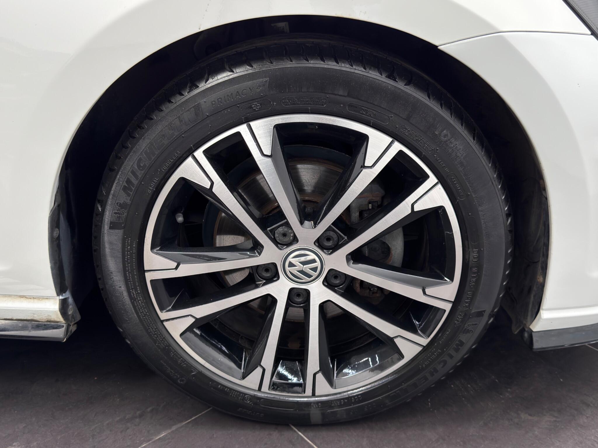 Volkswagen Golf view 68