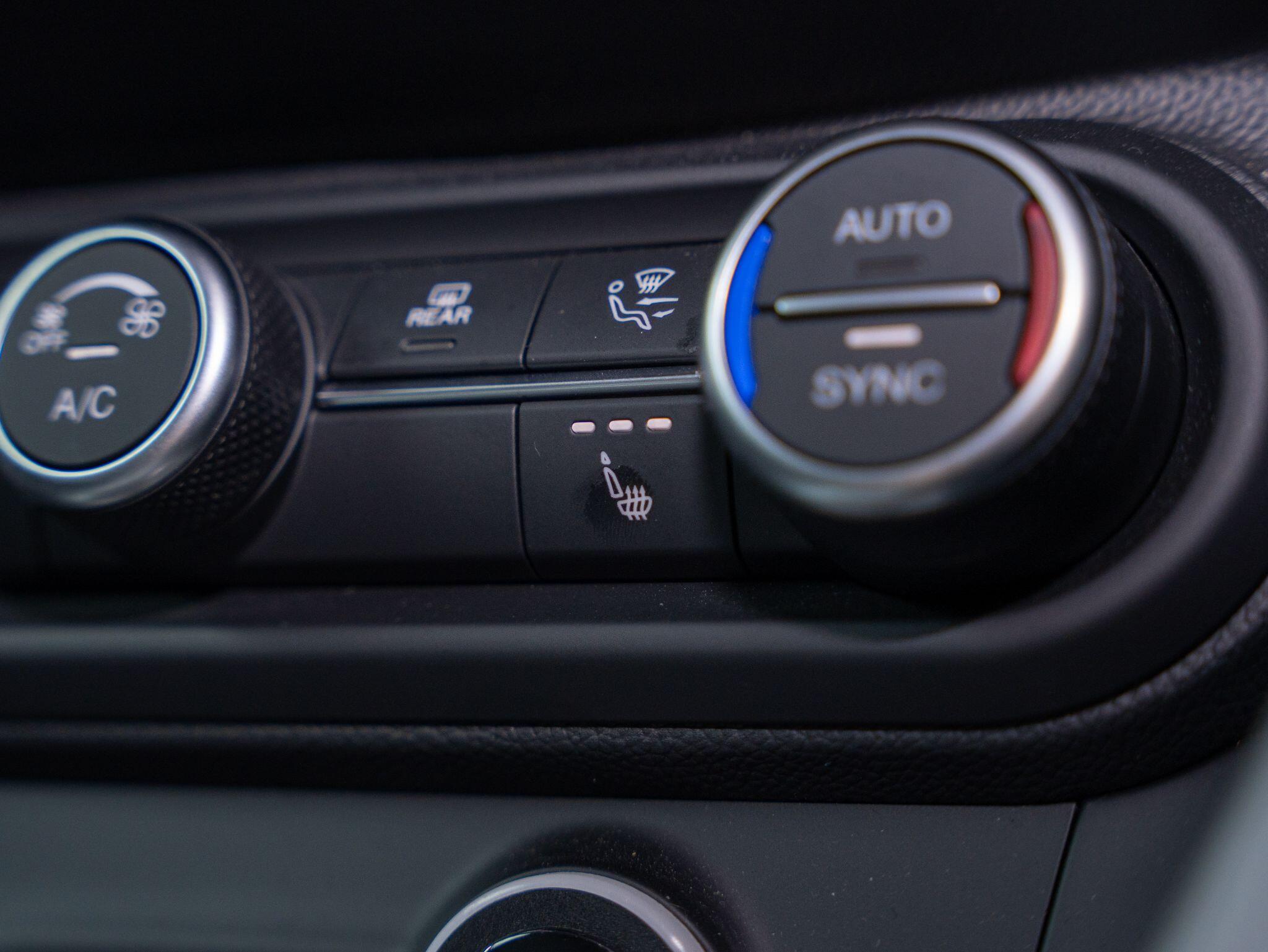 Alfa Romeo Stelvio view 26