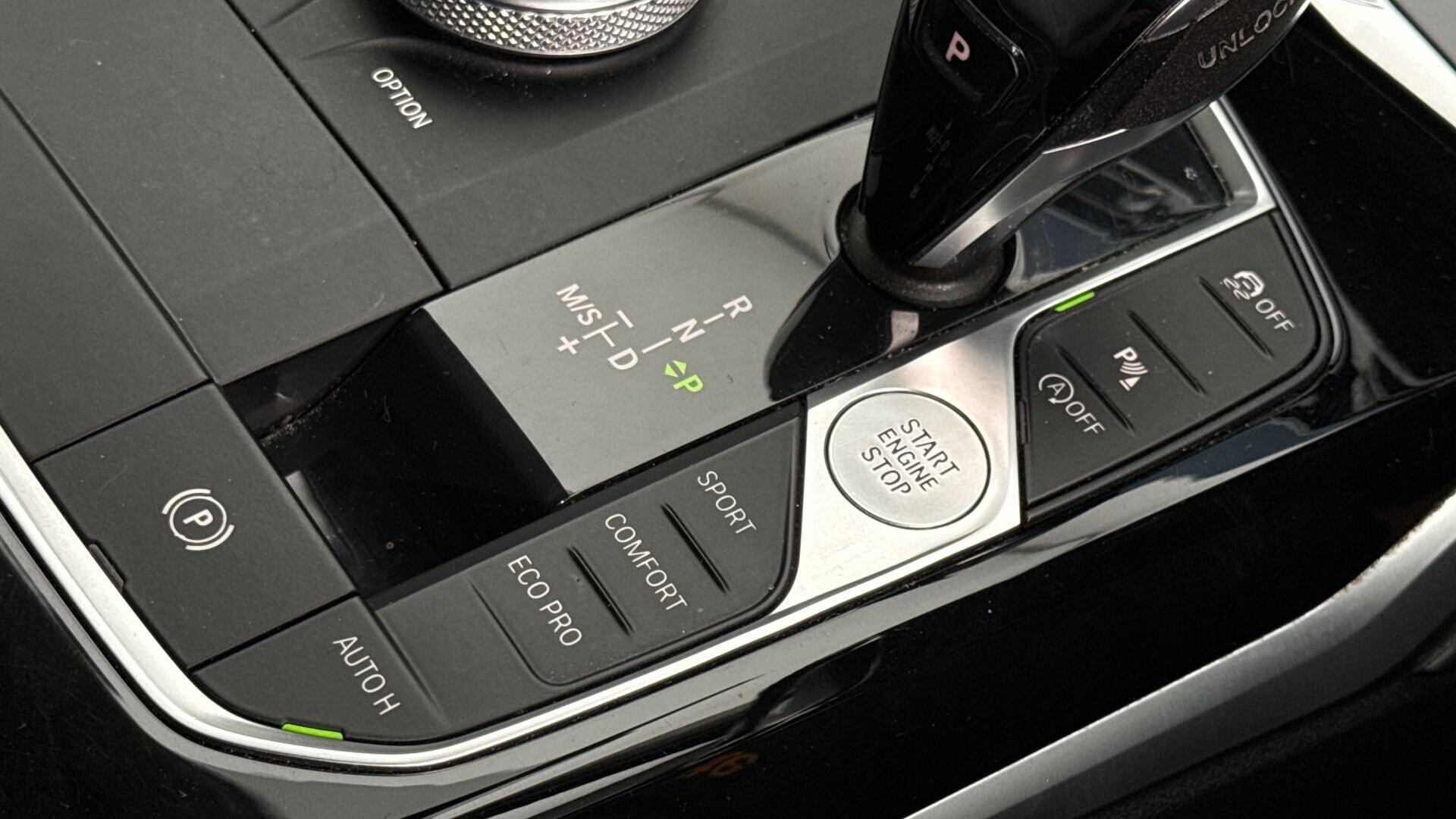 BMW 3 Series view 20