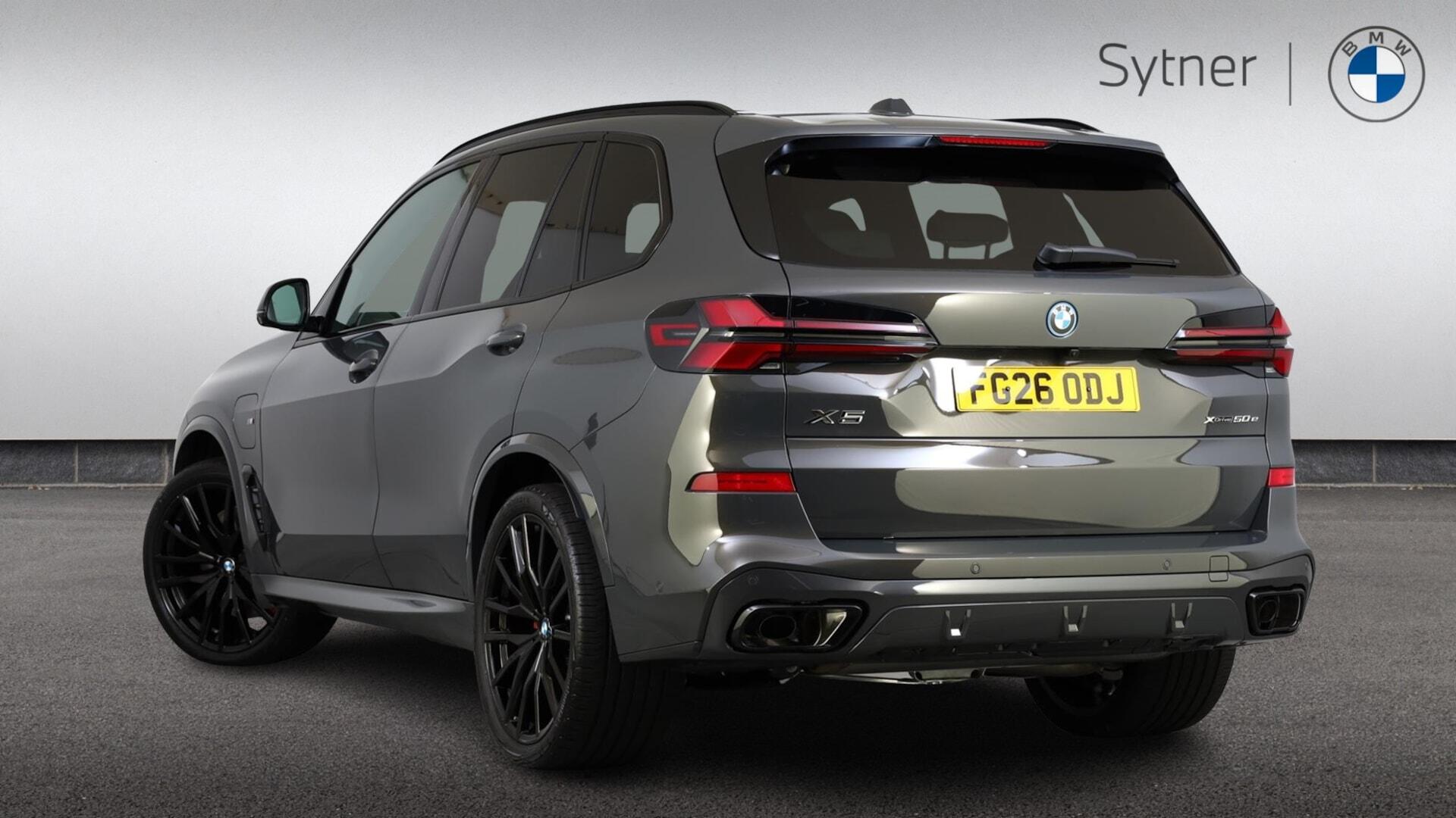 BMW X5 view 2